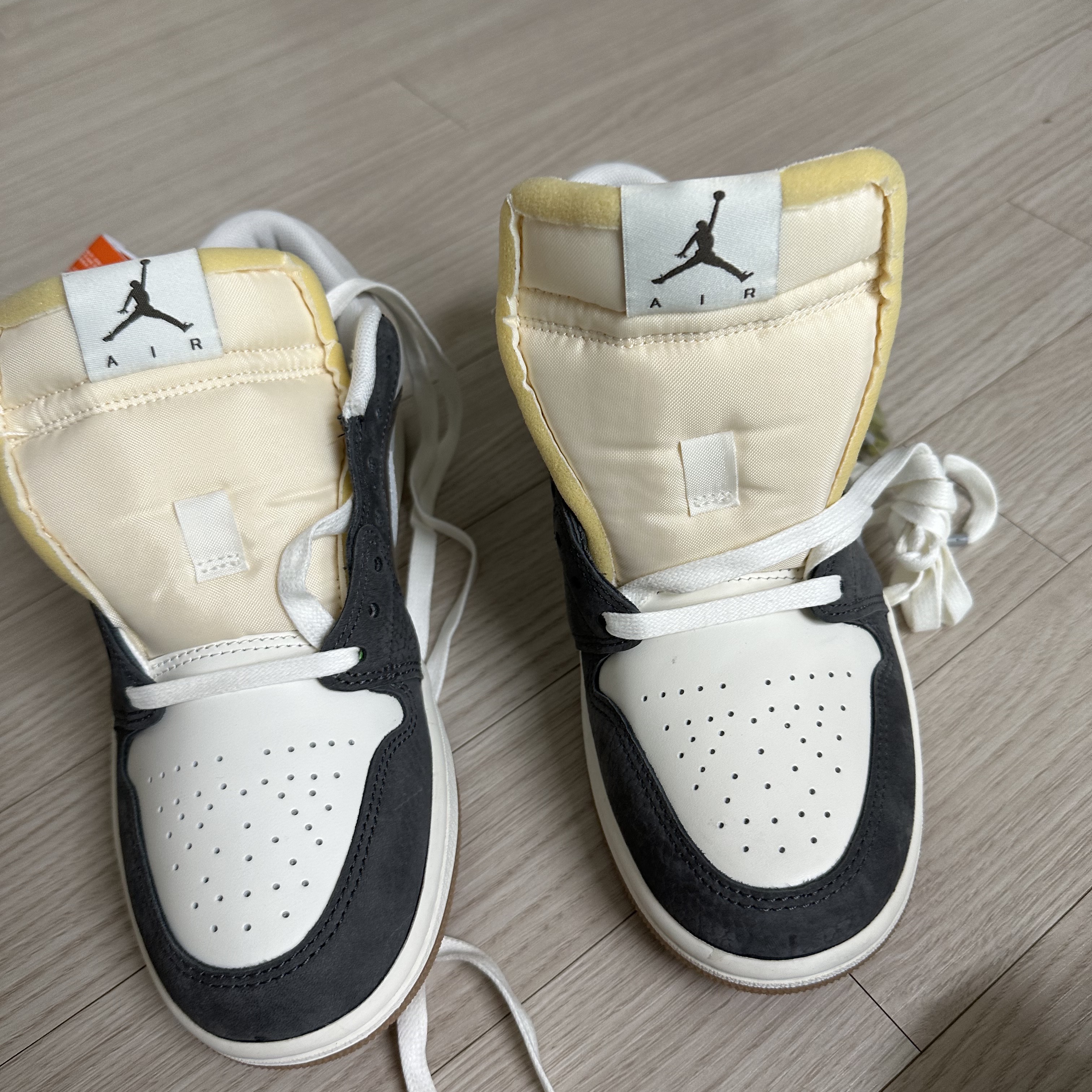 Jordan 1 Low Kkachi 착용 스타일 - 1