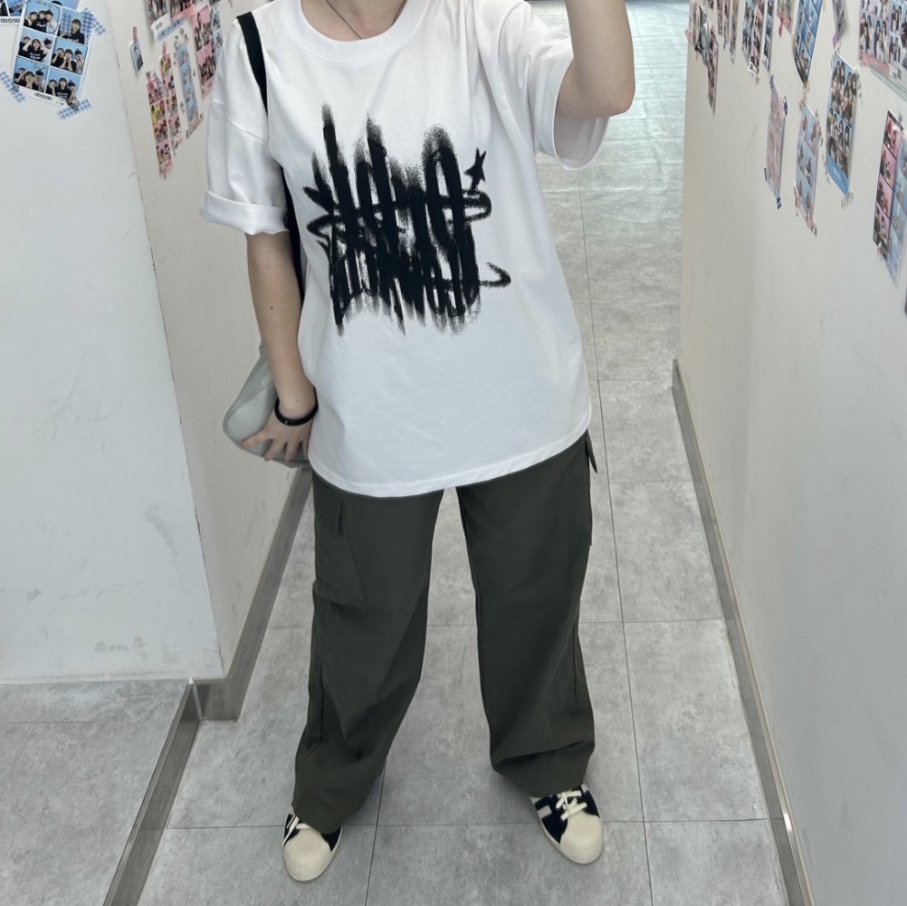 Adidas Superstar 82 Black White 착용 스타일 - 1