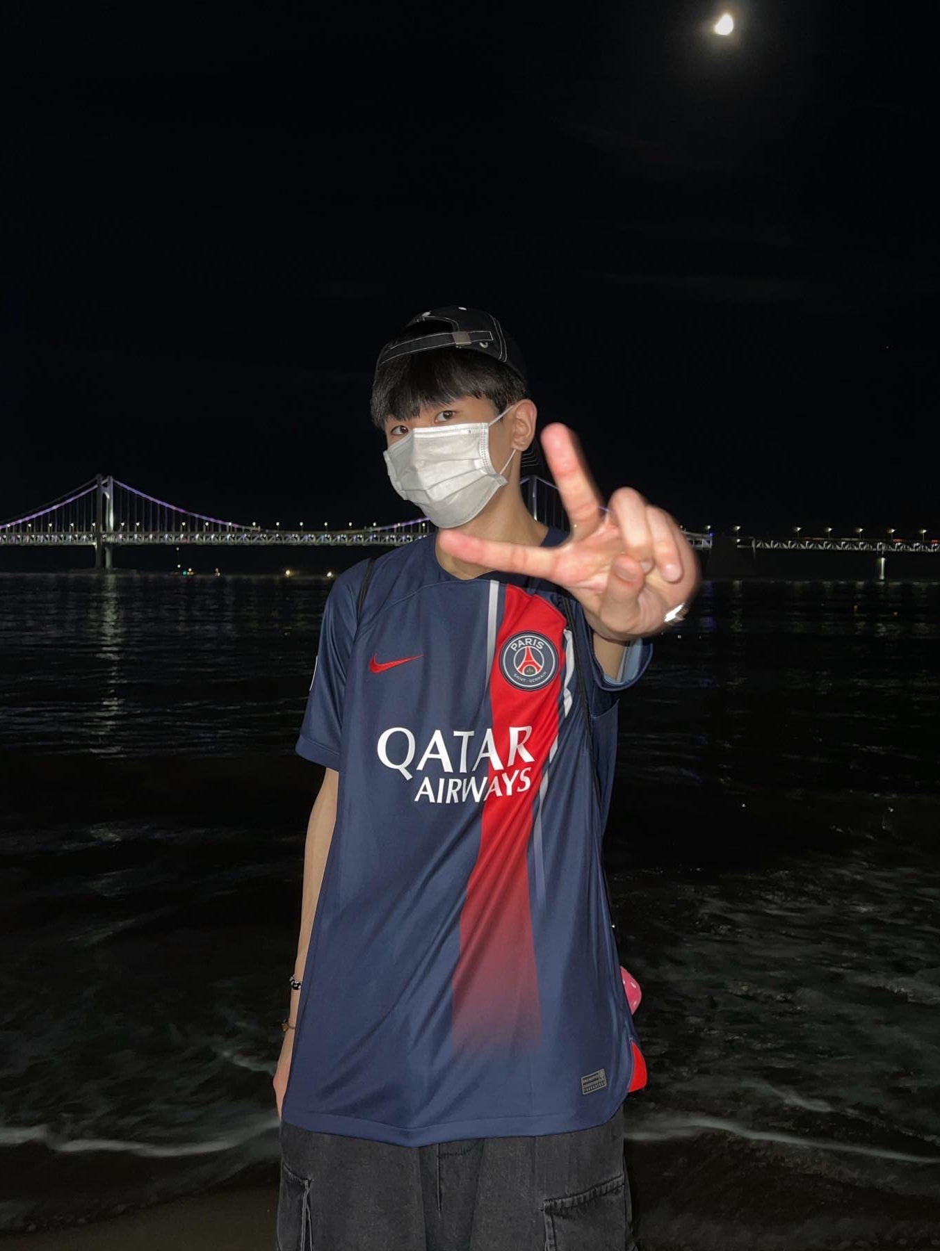 Nike Paris Saint-Germain 2023/24 Dri-Fit Stadium Home Jersey Midnight Navy (Non Marking Ver.), Stussy Fuzzy Dice Keychain Pink 착용 스타일 - 1