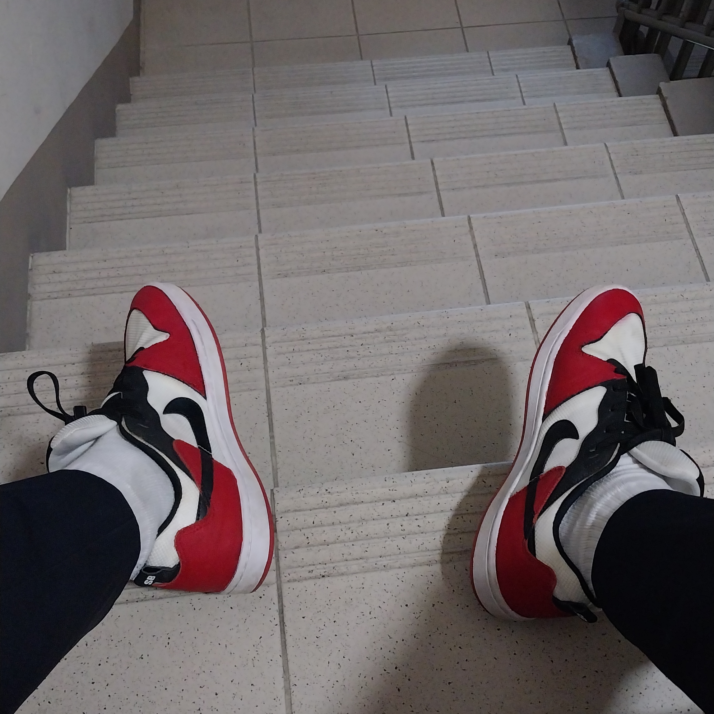 Nike SB Alleyoop University Red 착용 스타일 - 1