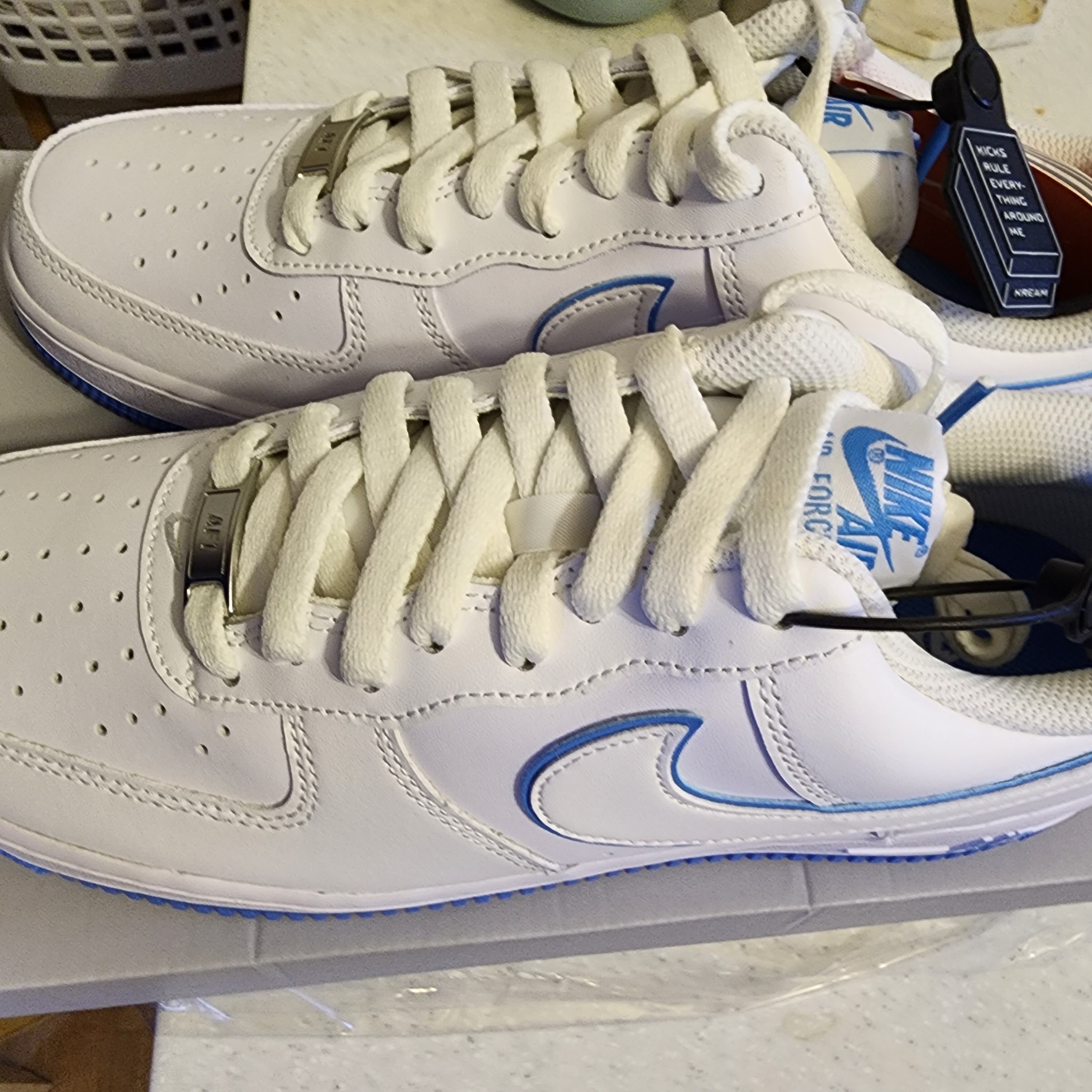 Nike Air Force 1 '07 White University Blue 착용 스타일 - 3