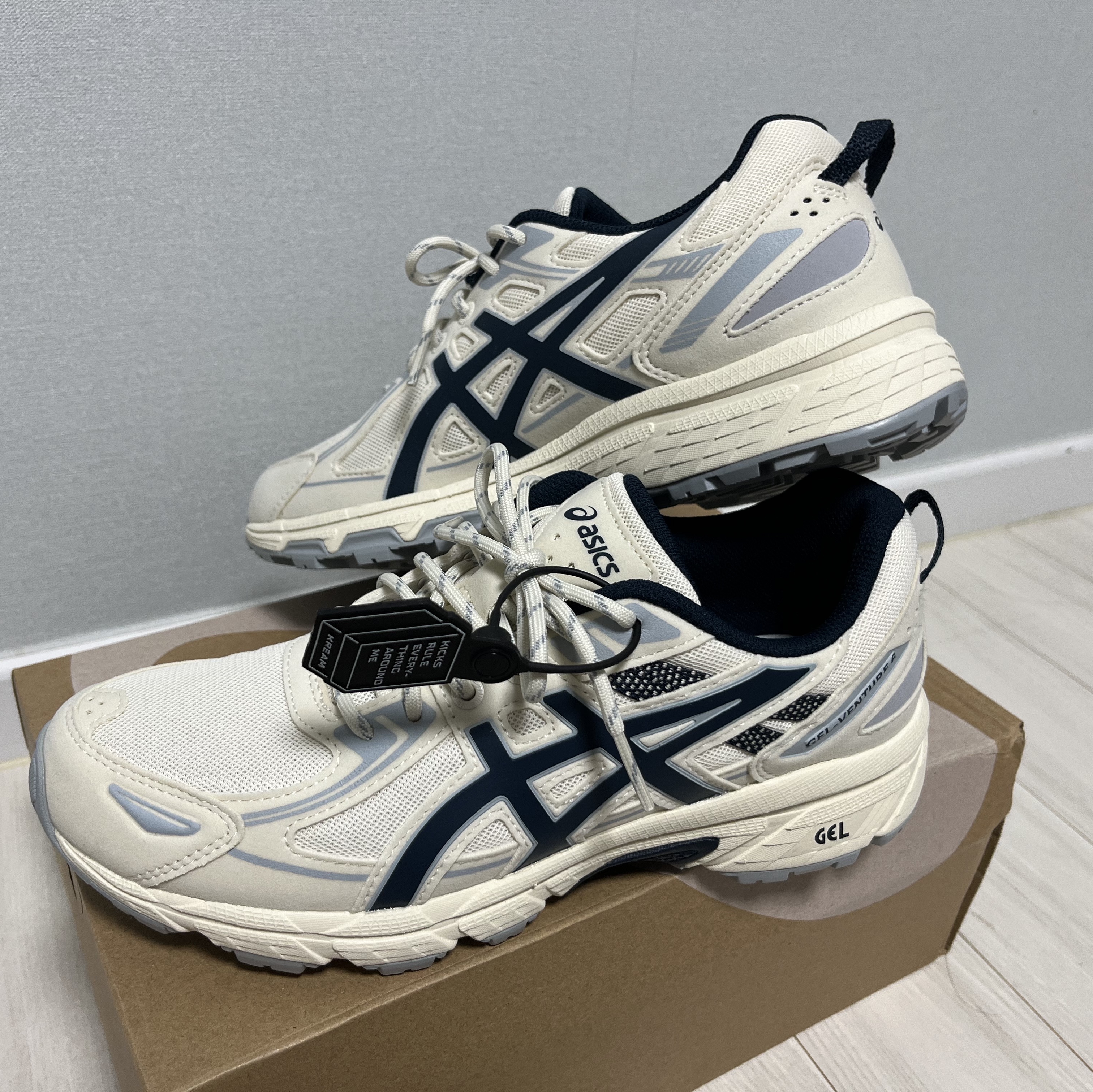 Asics Gel-Venture 6 SPS Birch French Blue 착용 스타일