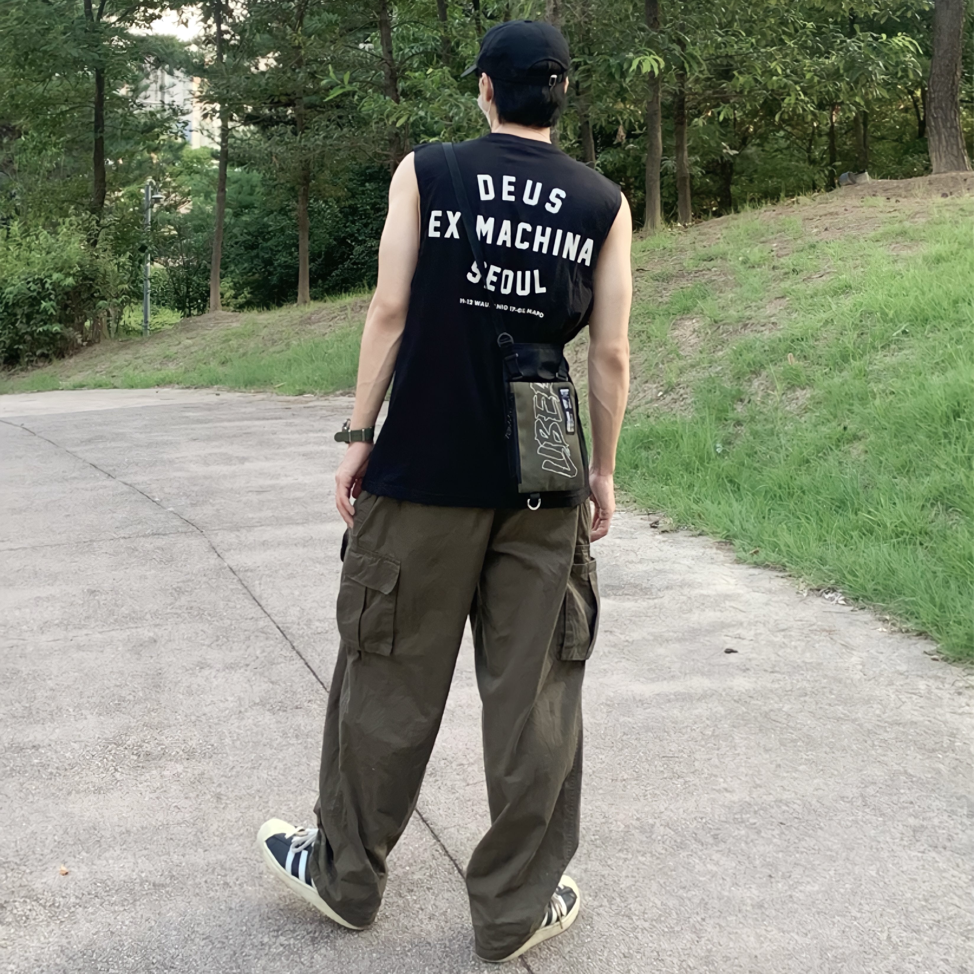 Adidas Superstar Premium Black White 착용 스타일 - 3