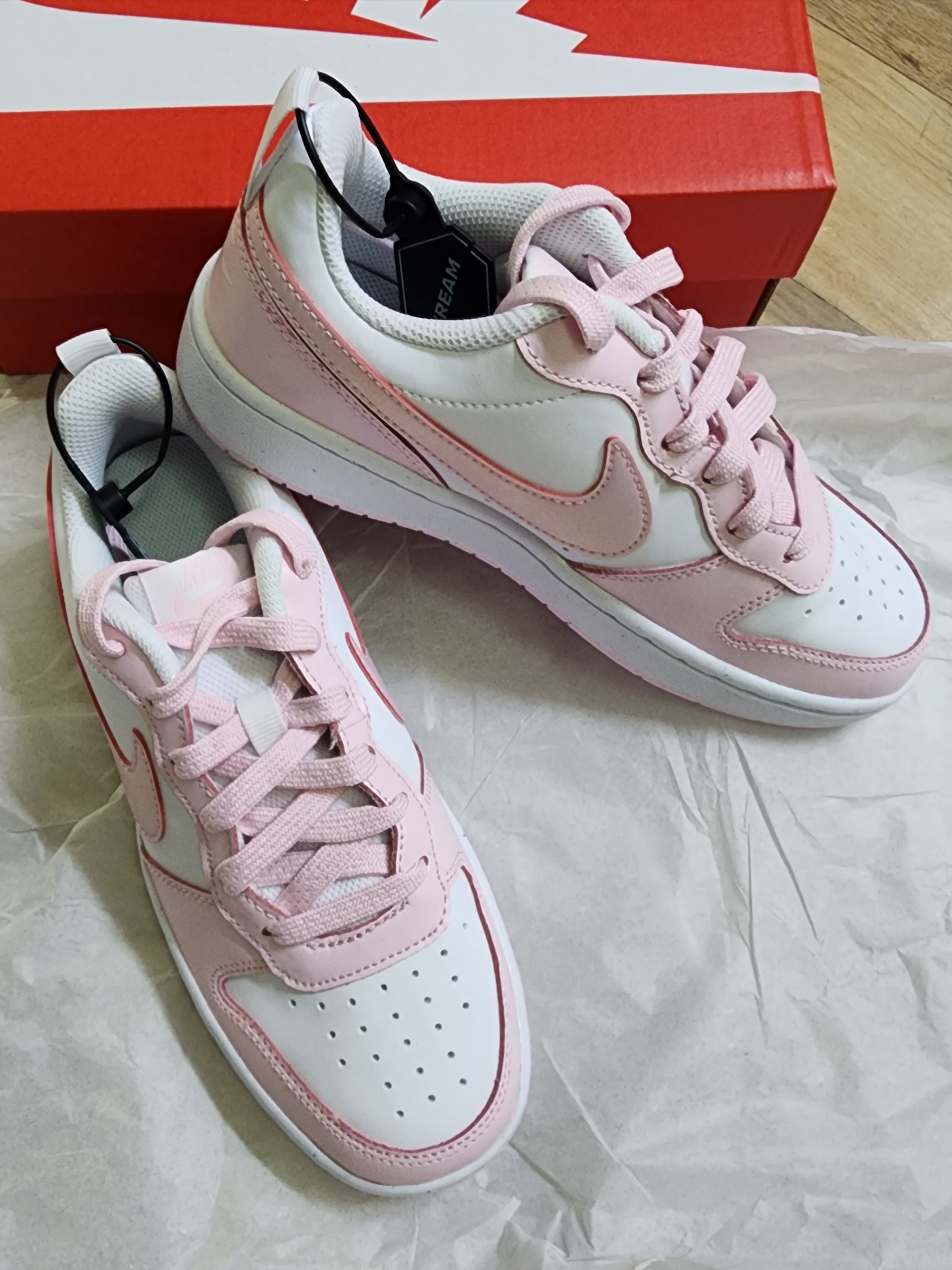 (GS) Nike Court Borough 2 SE White Pink Foam 착용 스타일