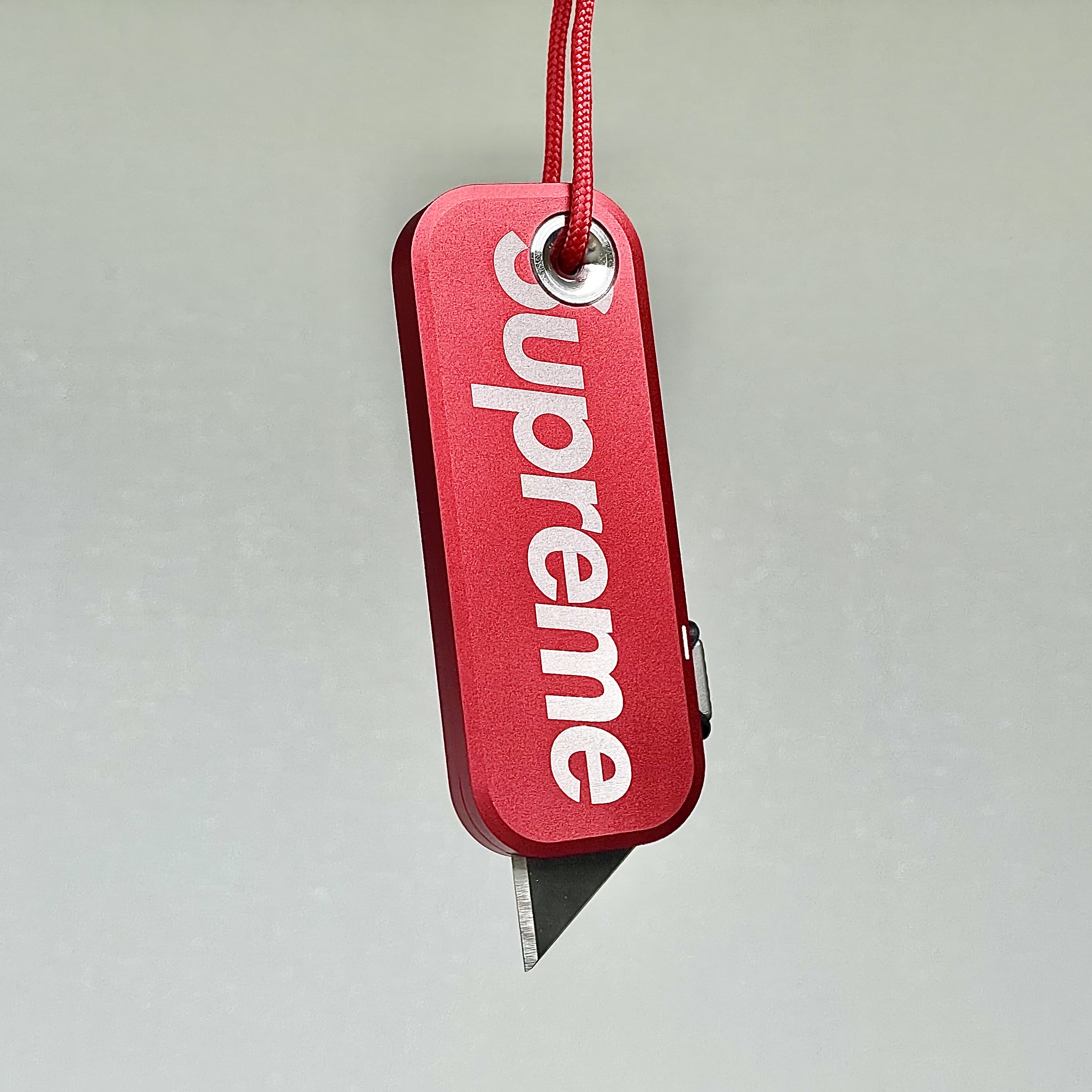 Supreme x James Brand Palmer Utility Knife Red - 23SS 착용 스타일