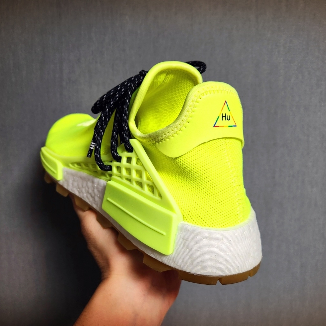 Adidas x Pharrell Williams Hu NMD Trail Now Is Her Time Solar Yellow 착용 스타일 - 3