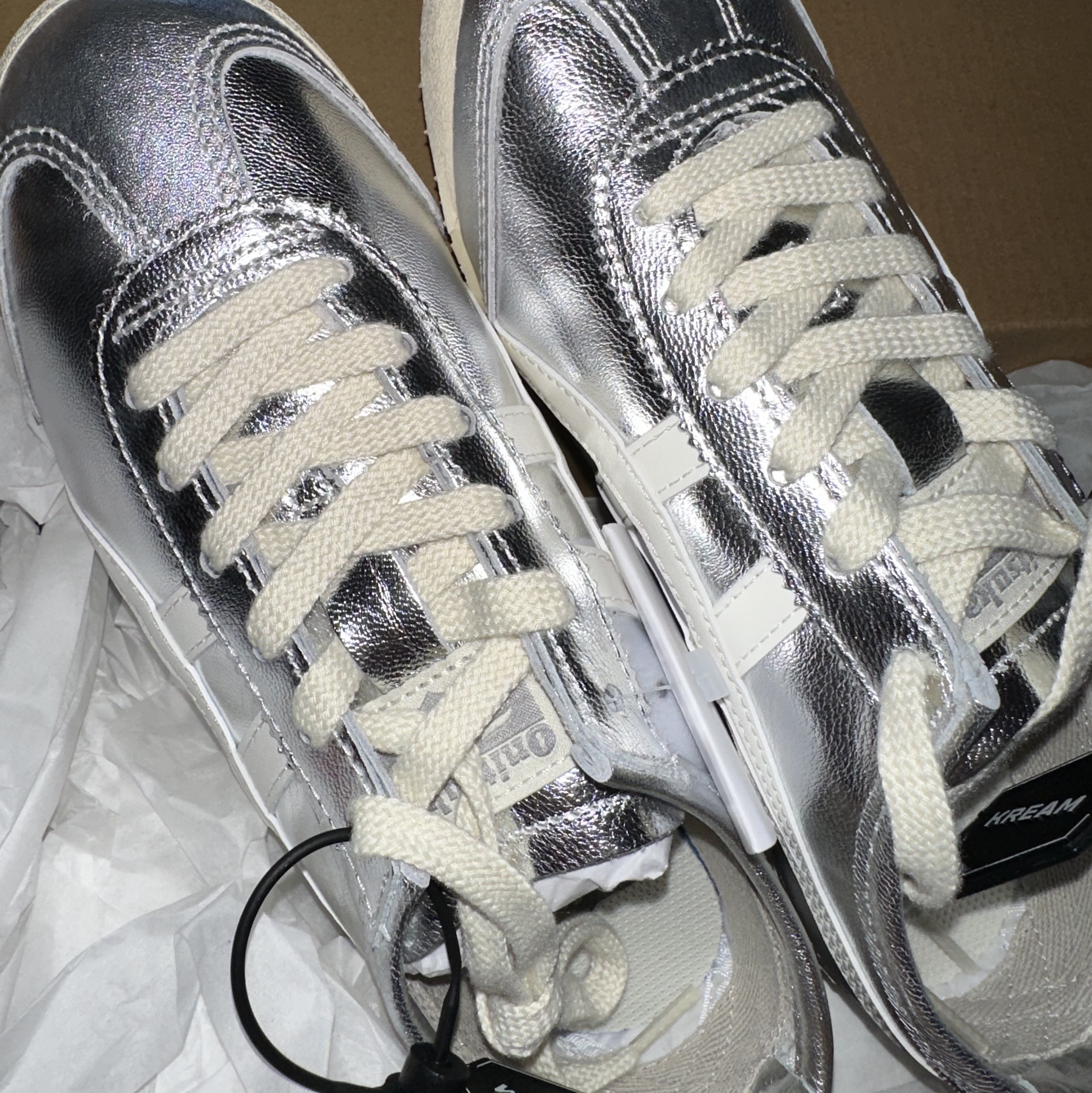 Onitsuka Tiger Mexico 66 White Silver 착용 스타일 - 2