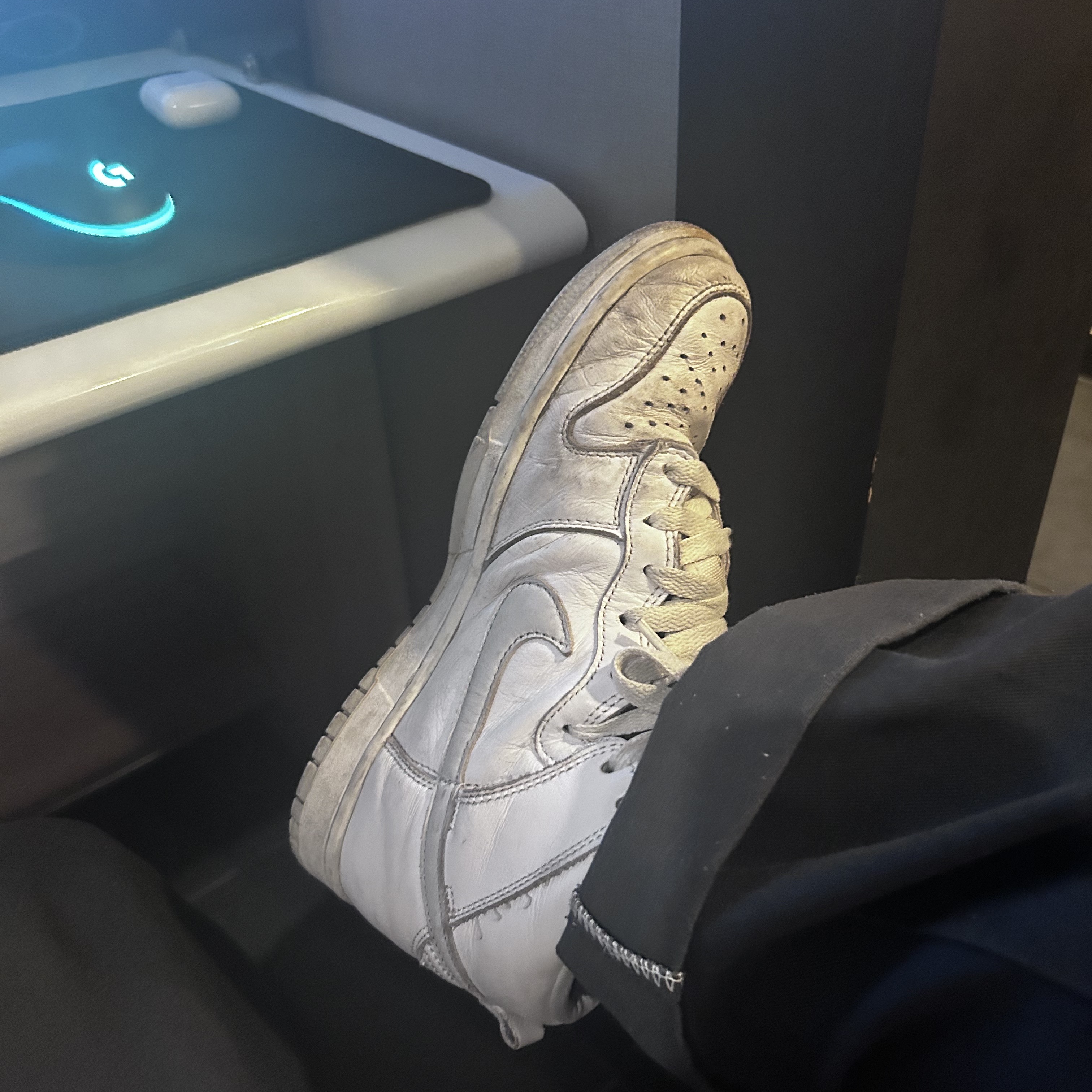 Nike Dunk High SP Pure Platinum 착용 스타일