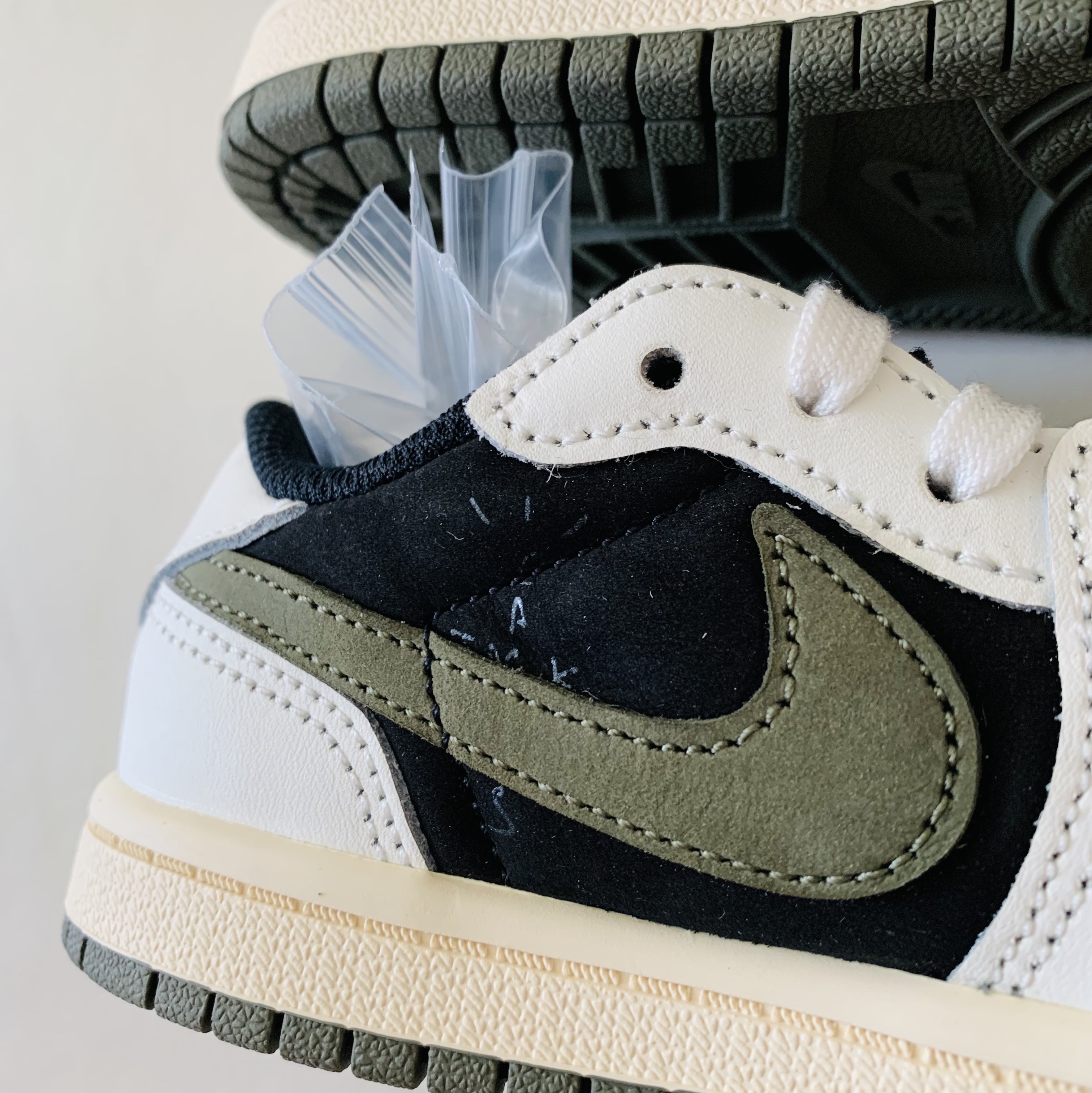 (TD) Jordan 1 x Travis Scott Retro Low OG SP Medium Olive 착용 스타일