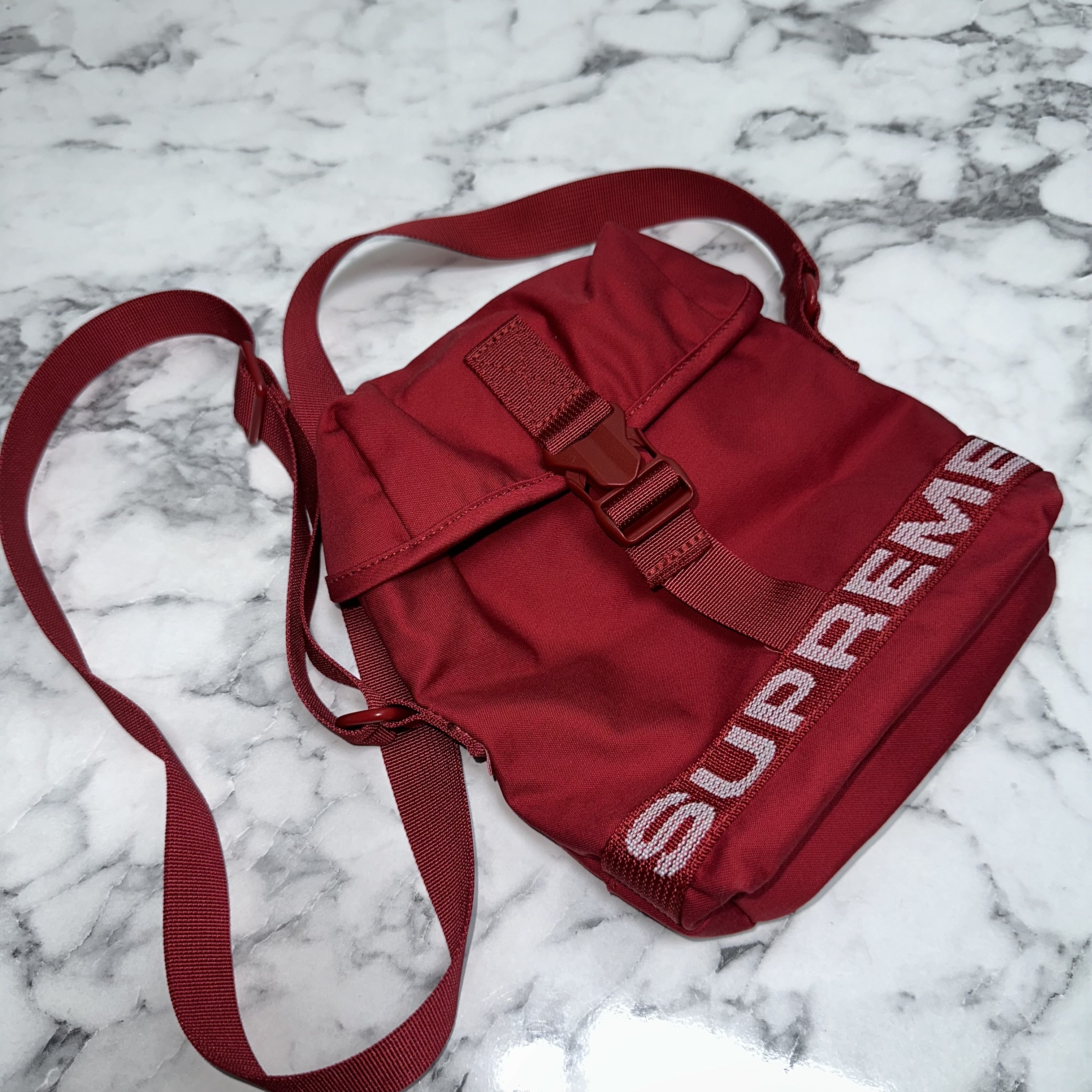 Supreme Field Side Bag Red - 23SS 착용 스타일 - 1