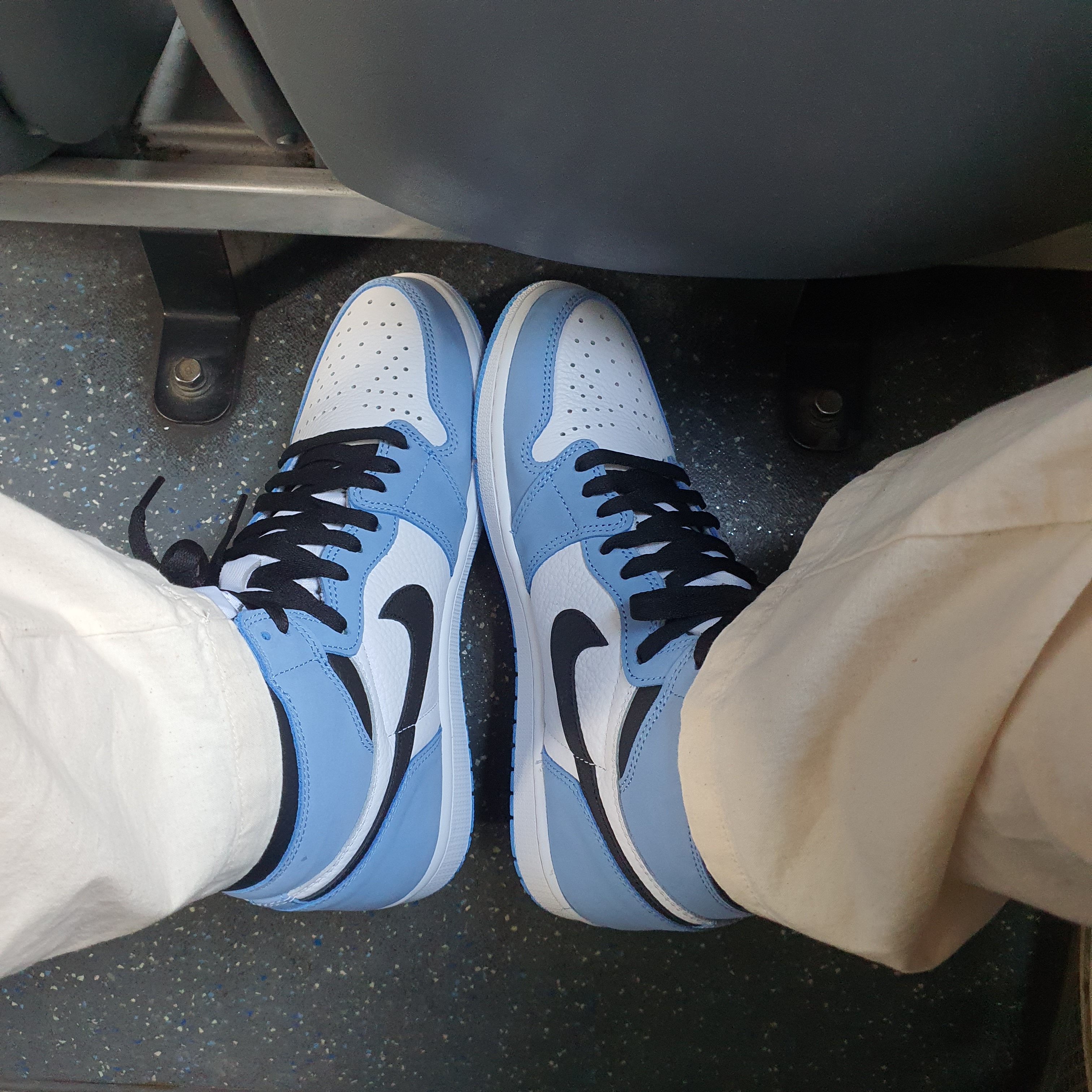 Jordan 1 Retro High OG University Blue, Nike x Ambush Dunk High Deep Royal Blue 착용 스타일 - 3