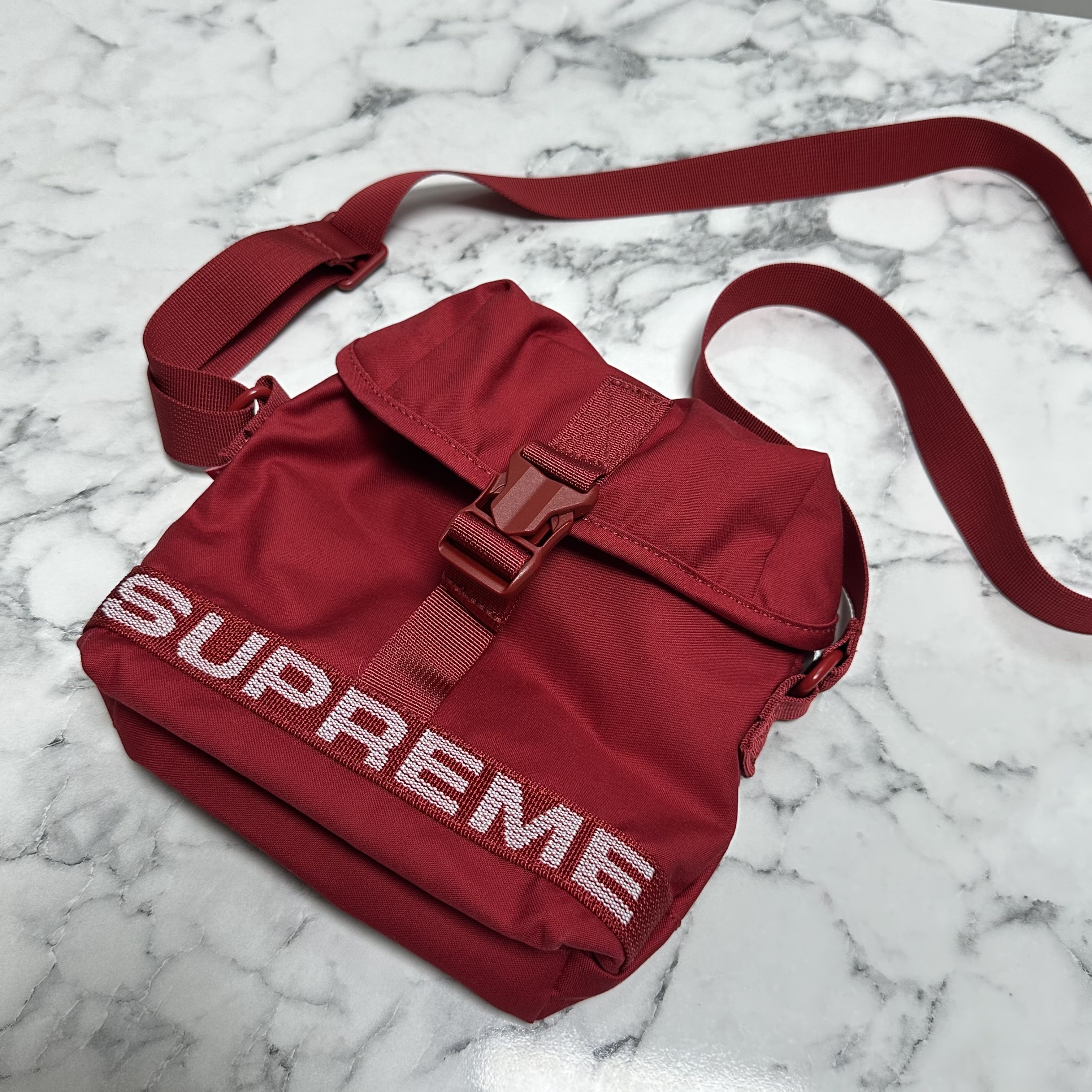 Supreme Field Side Bag Red - 23SS 착용 스타일 - 2