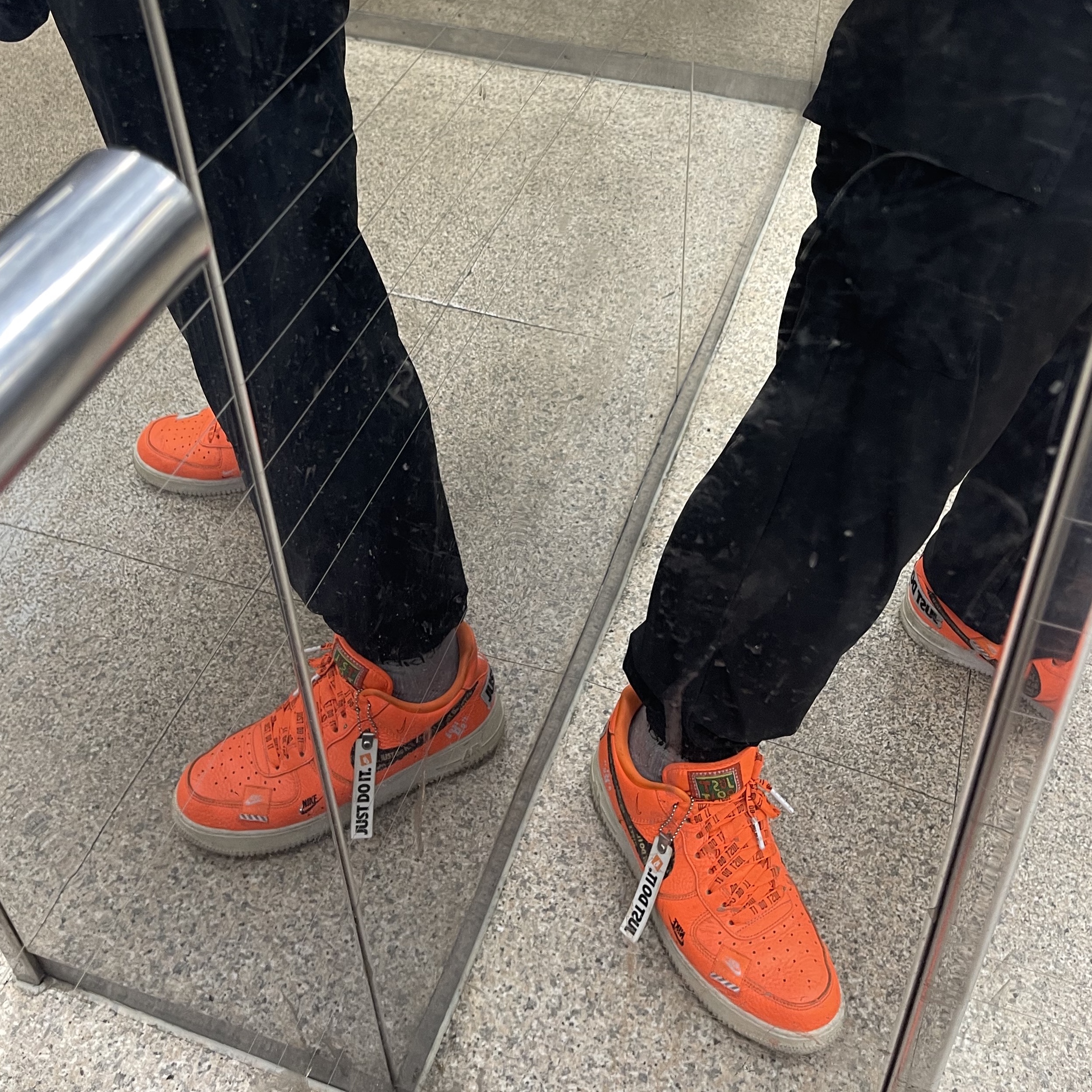 Nike Air Force 1 Low Just Do It Pack Total Orange 착용 스타일