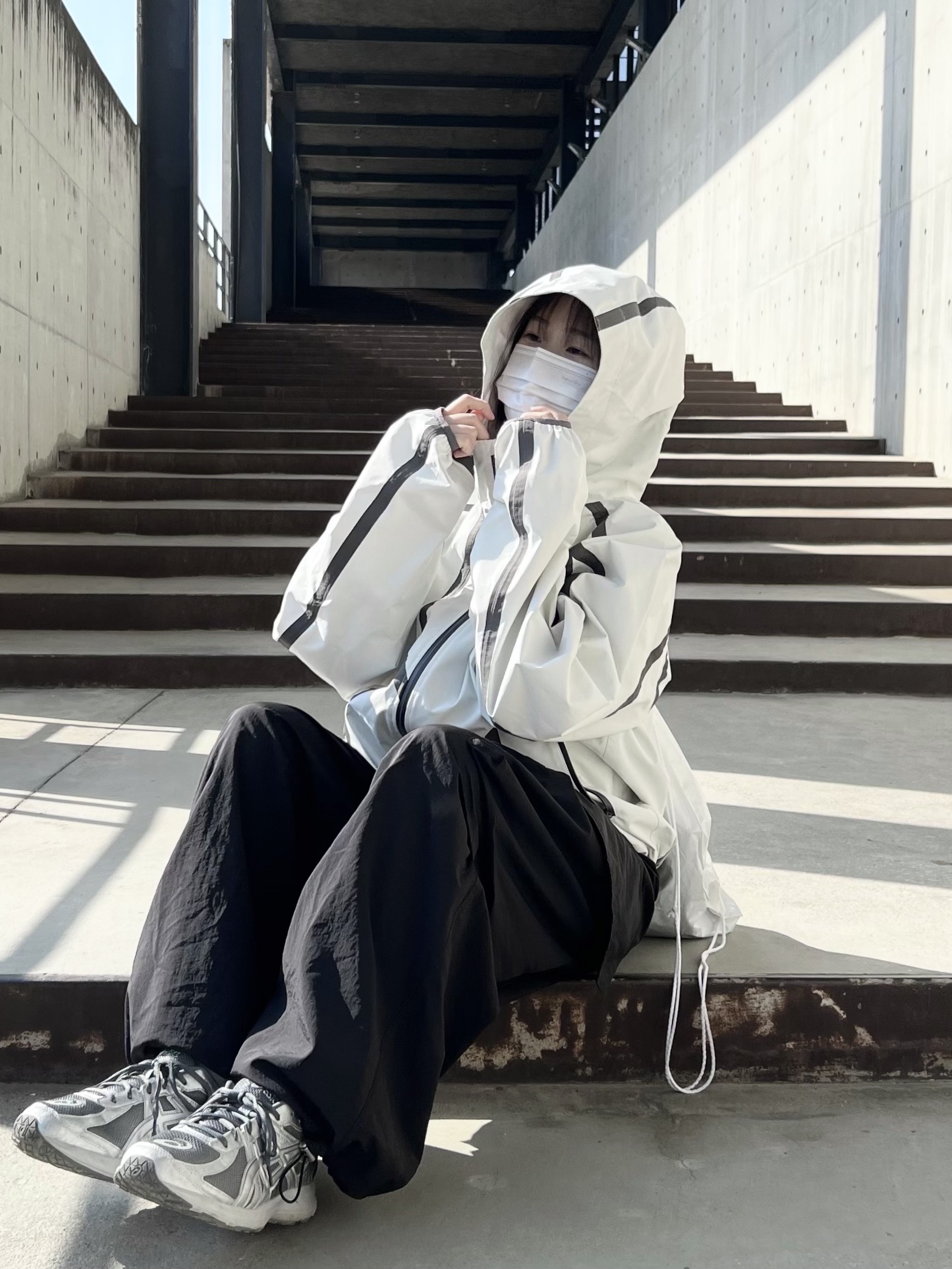 Sansan Gear Windblock Jacket Ivory - 22SS 착용 스타일 - 2