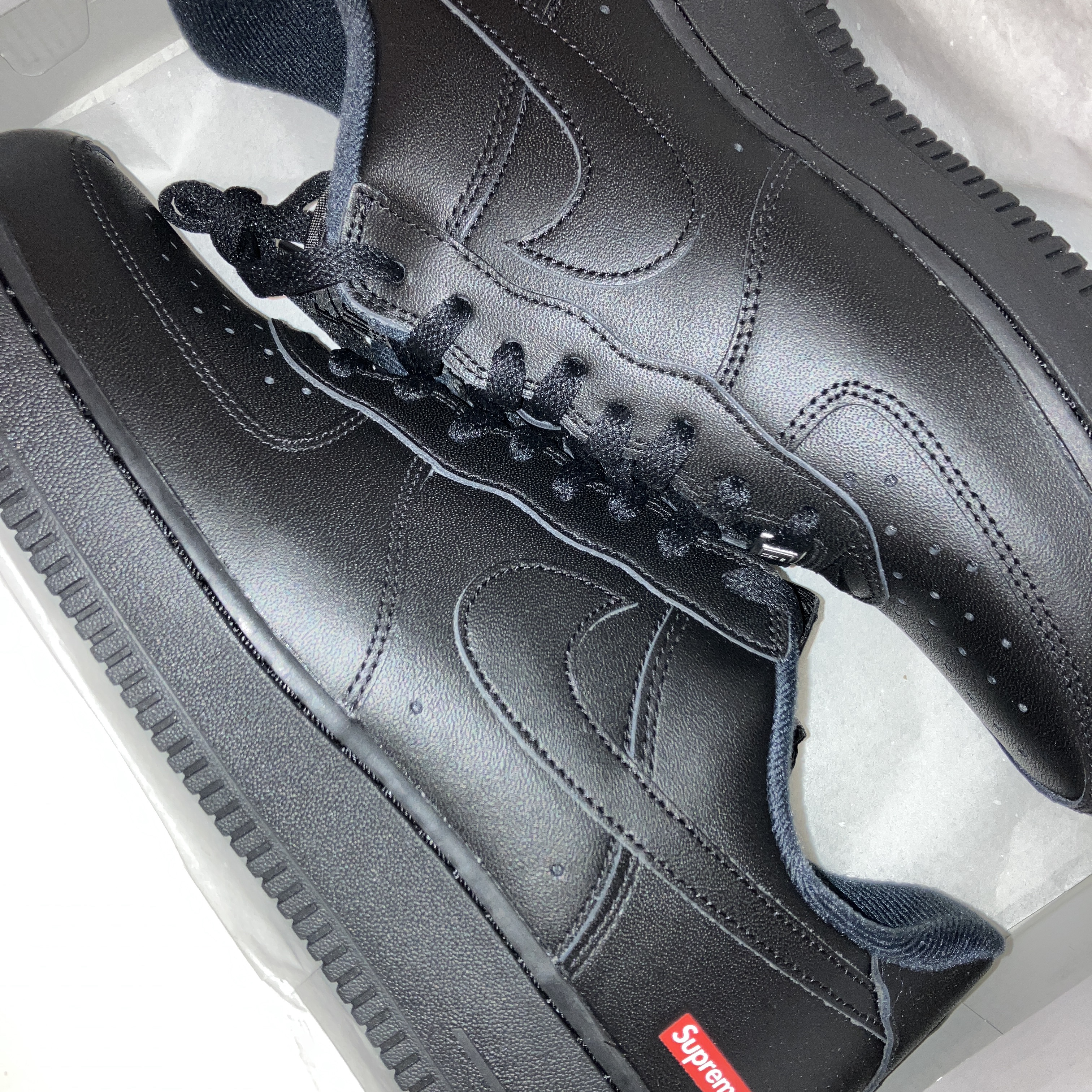 Nike x Supreme Air Force 1 Low Black 착용 스타일