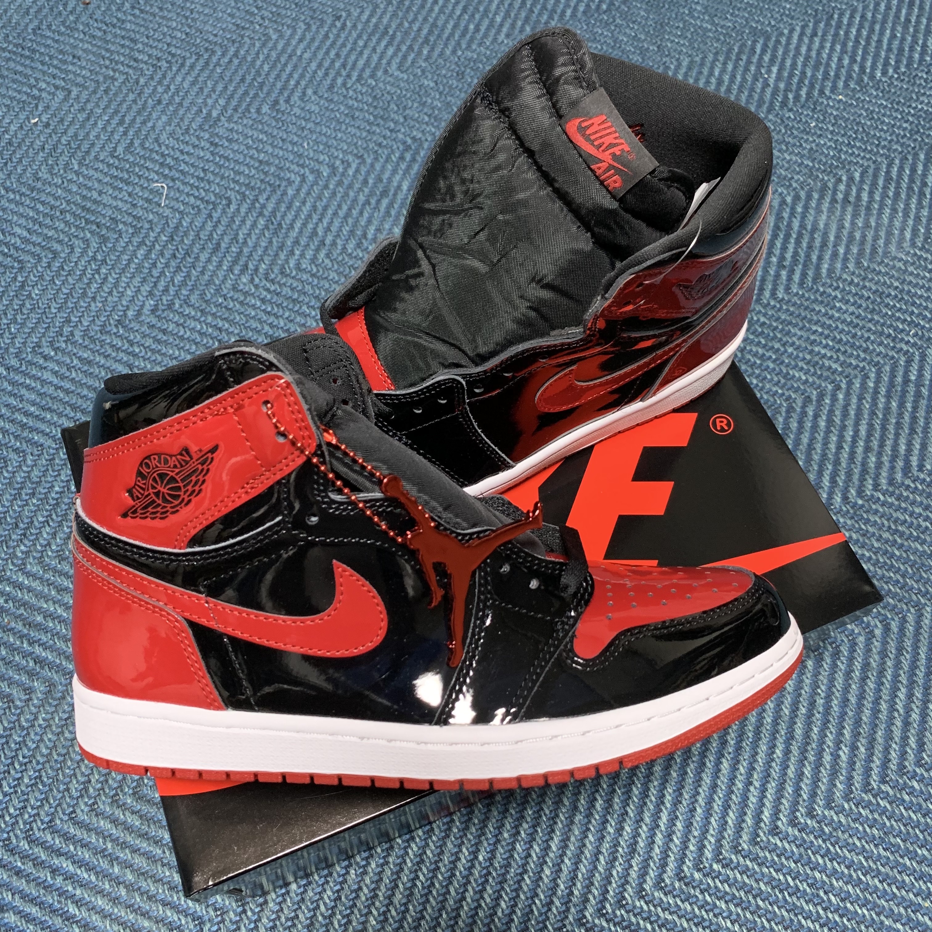 Jordan 1 Retro High OG Patent Bred 착용 스타일