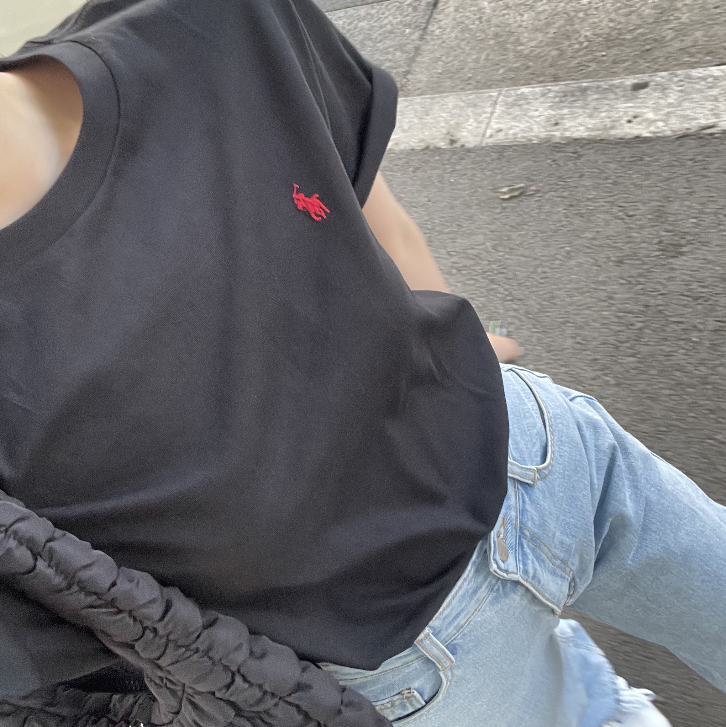 COS Quilted Mini Bag Black 착용 스타일