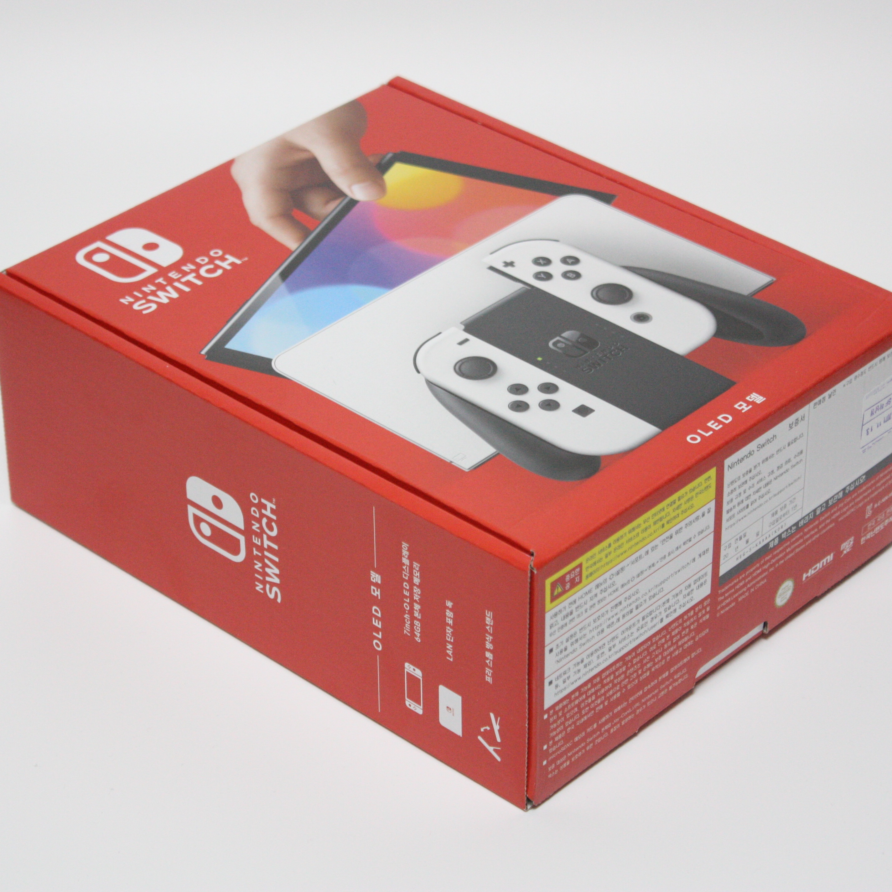 Nintendo Switch OLED White (Korean Ver.) 착용 스타일 - 1