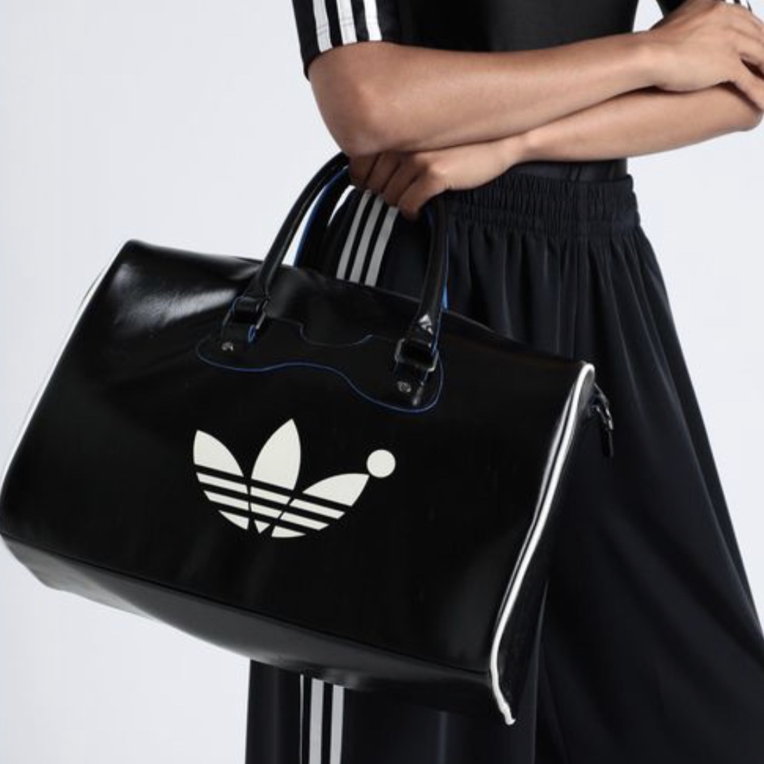 Adidas Blue Version Duffle Bag Black 착용 스타일