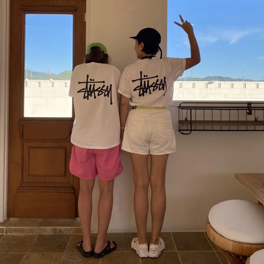 Stussy Stock Water Shorts Gum Pink, Stussy Basic Stussy T-Shirt White 2022 착용 스타일 - 2