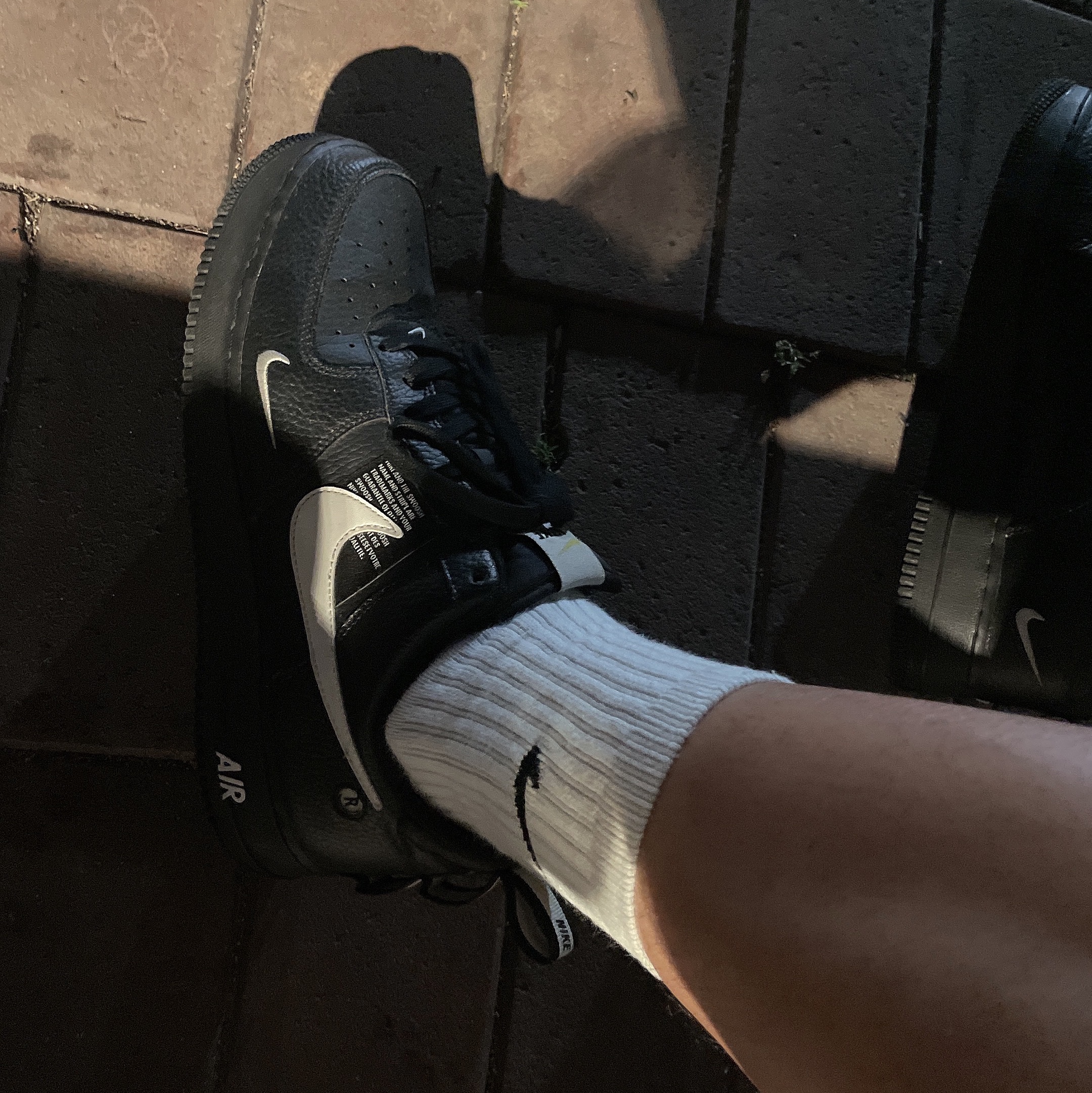 Nike Air Force 1 Low Utility Black White 착용 스타일