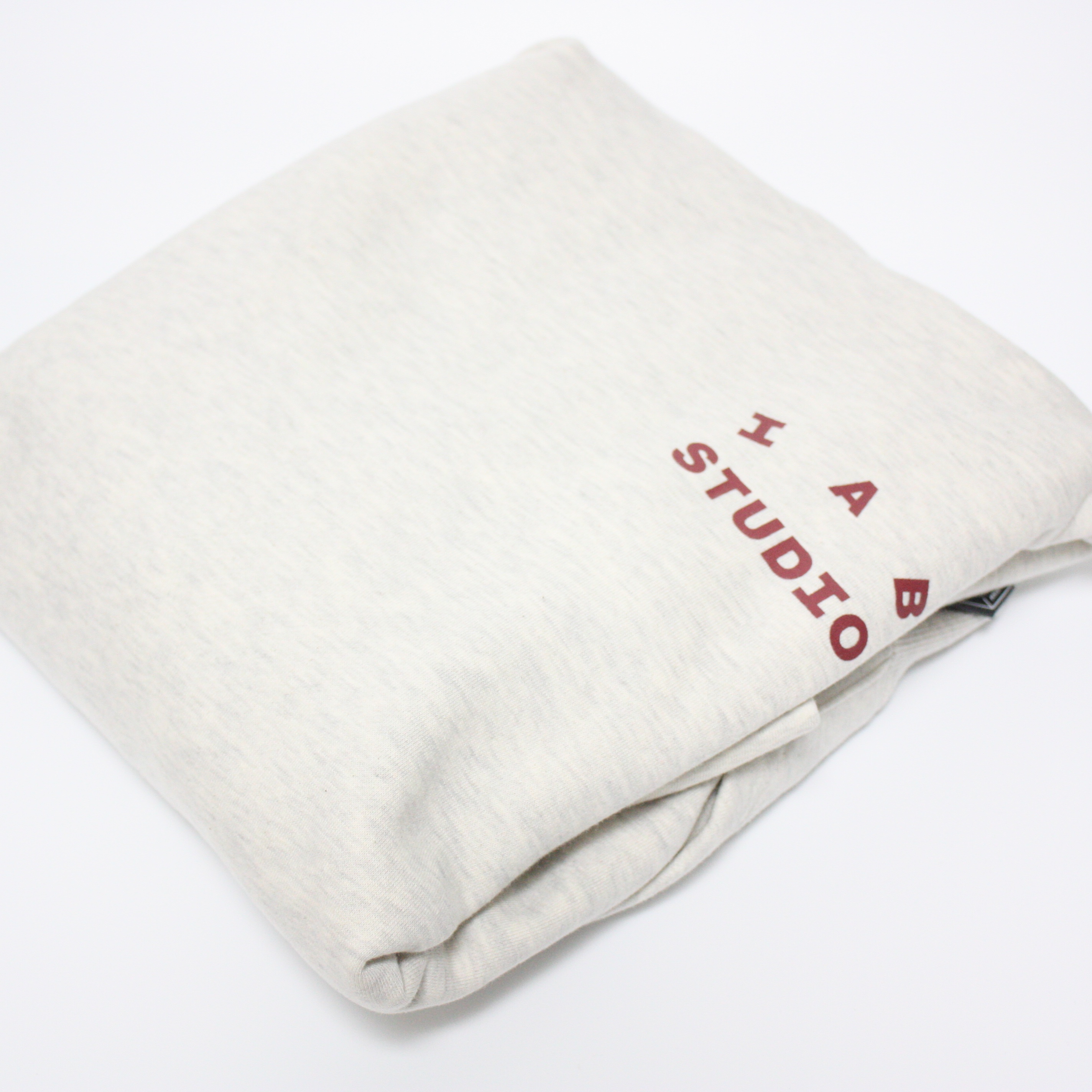 IAB Studio Hoodie Oatmeal Burgundy 착용 스타일