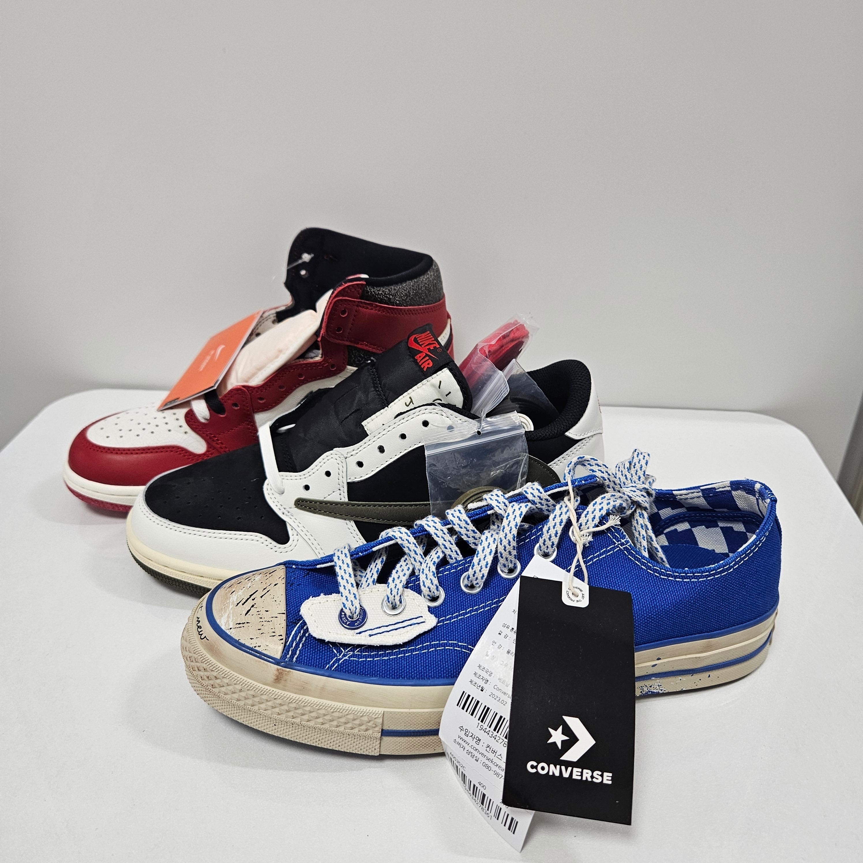 Jordan 1 Retro High OG Chicago 2022, (W) Jordan 1 x Travis Scott Retro Low OG SP Medium Olive 착용 스타일