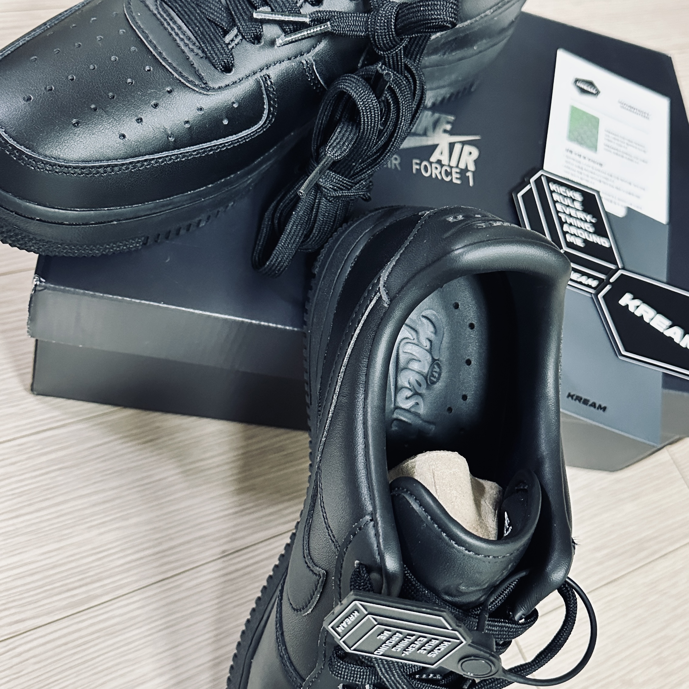 Nike Air Force 1 '07 Fresh Black 착용 스타일 - 3