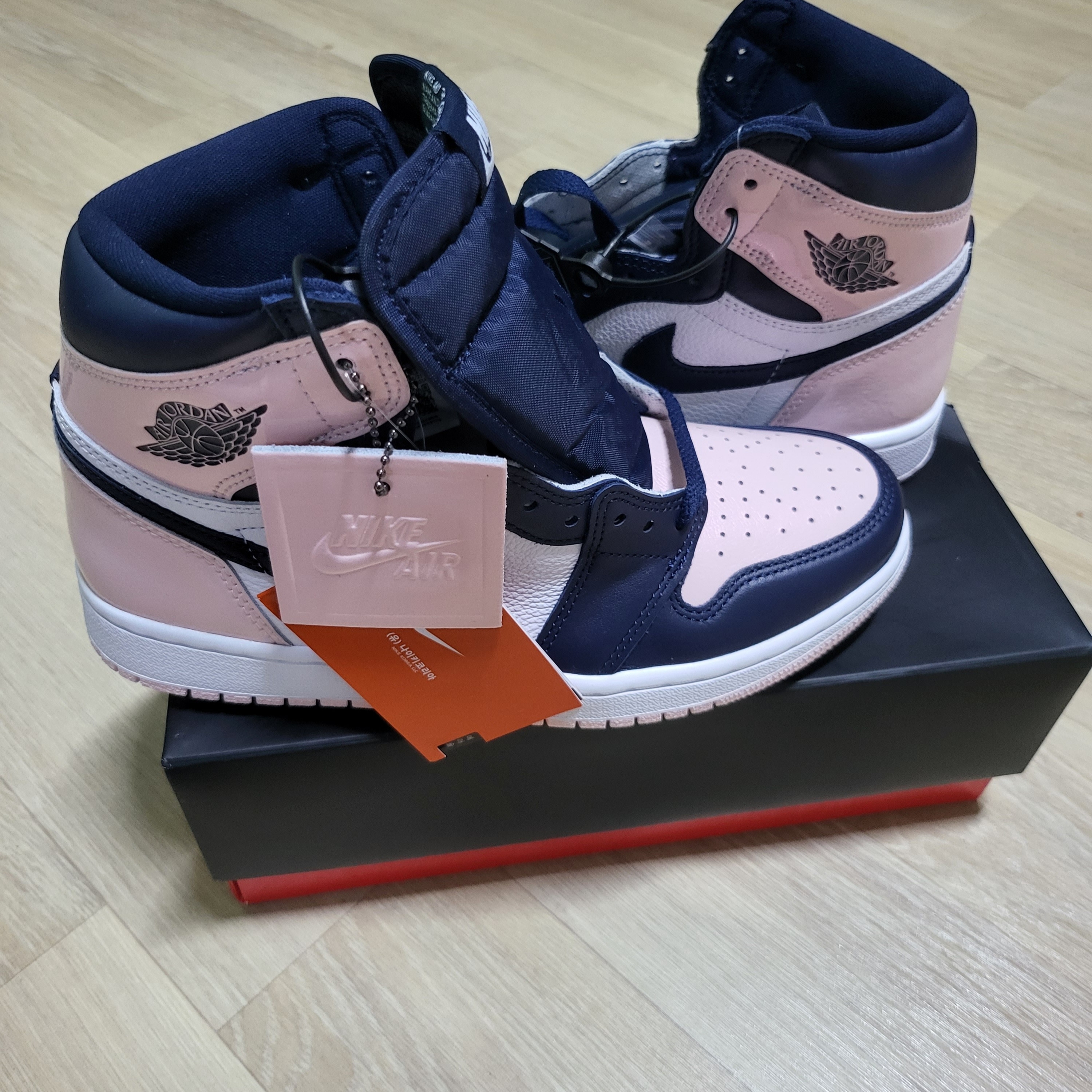 (W) Jordan 1 Retro High OG Atmosphere 착용 스타일
