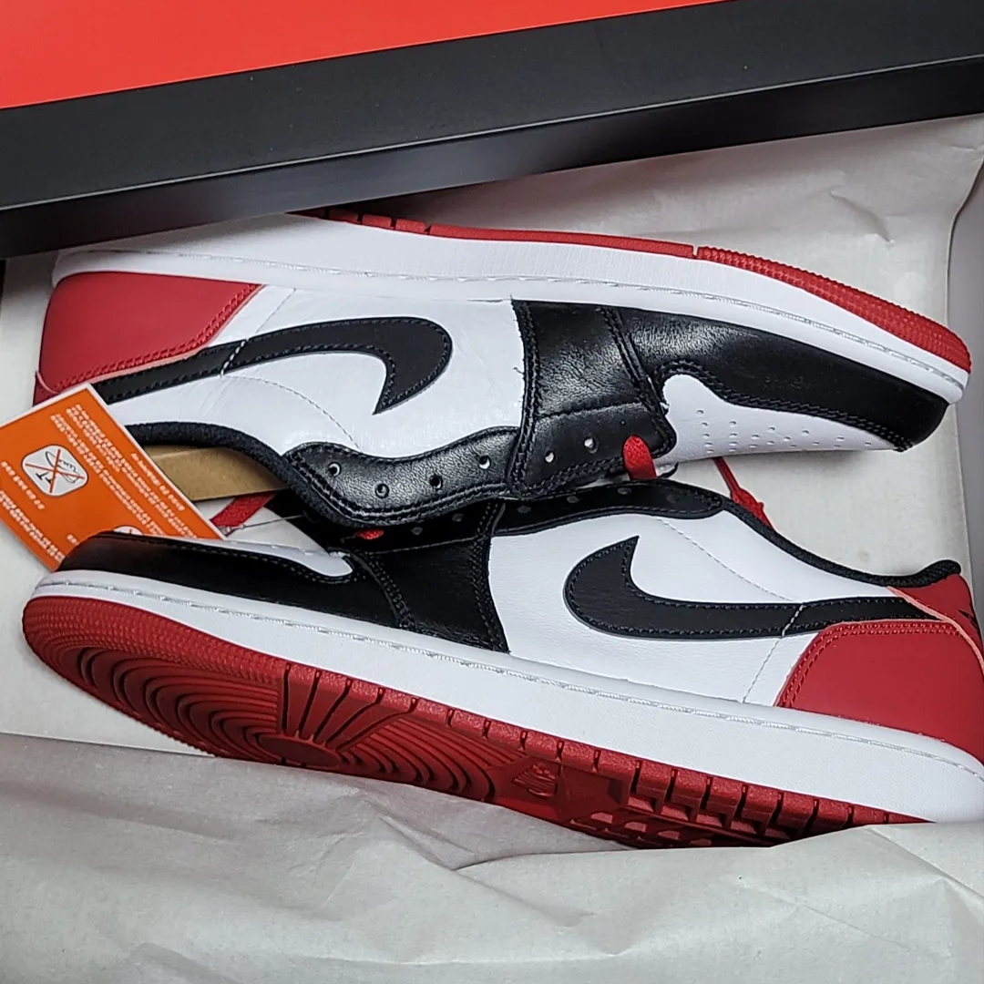 Jordan 1 Retro Low OG Black Toe, (GS) Jordan 1 Retro Low OG Black Toe 착용 스타일 - 1