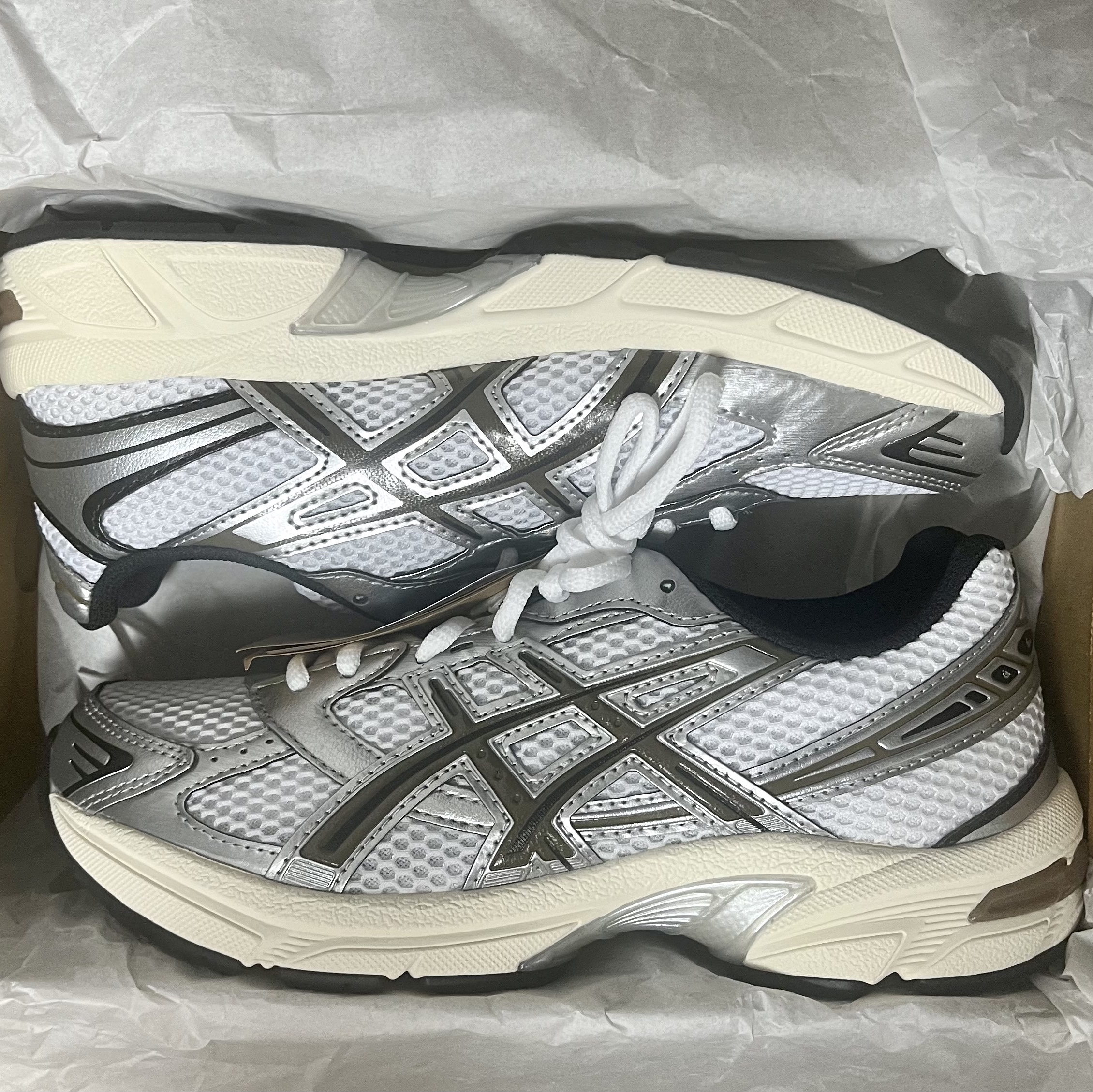Asics Gel-1130 White Clay Canyon 착용 스타일