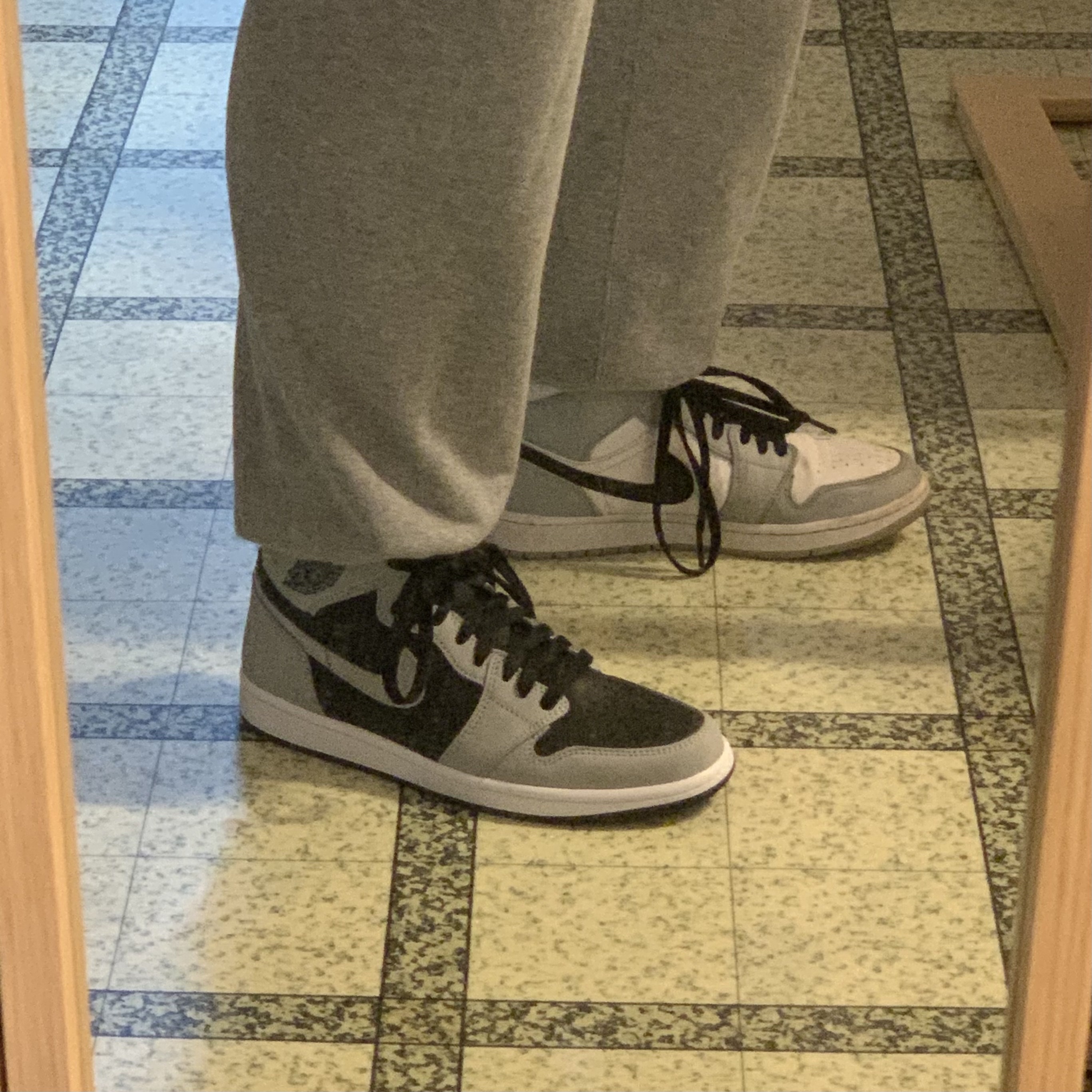 Jordan 1 Retro High OG Shadow 2.0, Jordan 1 Mid Light Smoke Grey 착용 스타일