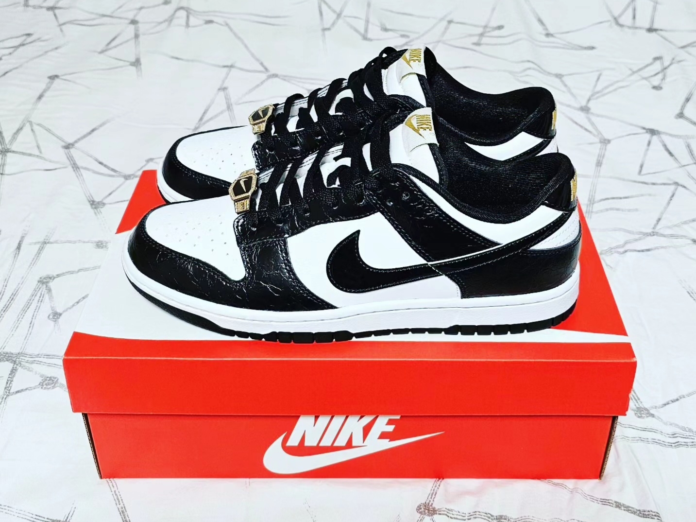Nike Dunk Low Retro SE Black 착용 스타일 - 2