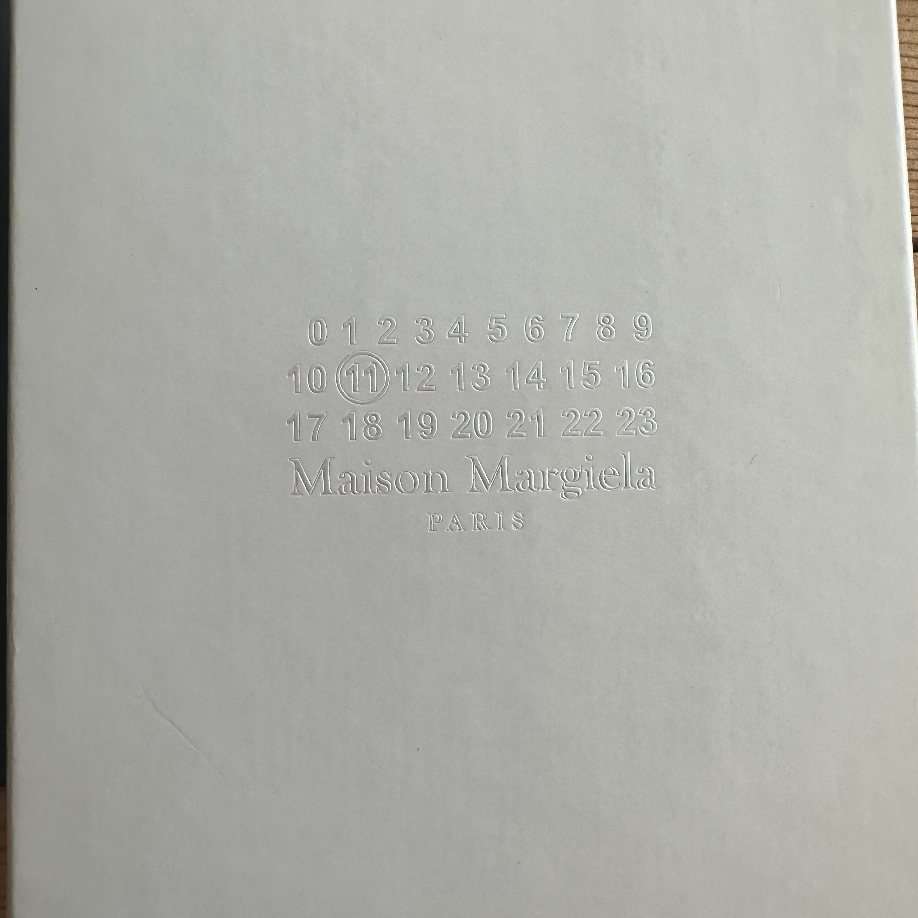 Maison Margiela Stitch Card Holder Black 착용 스타일 - 3