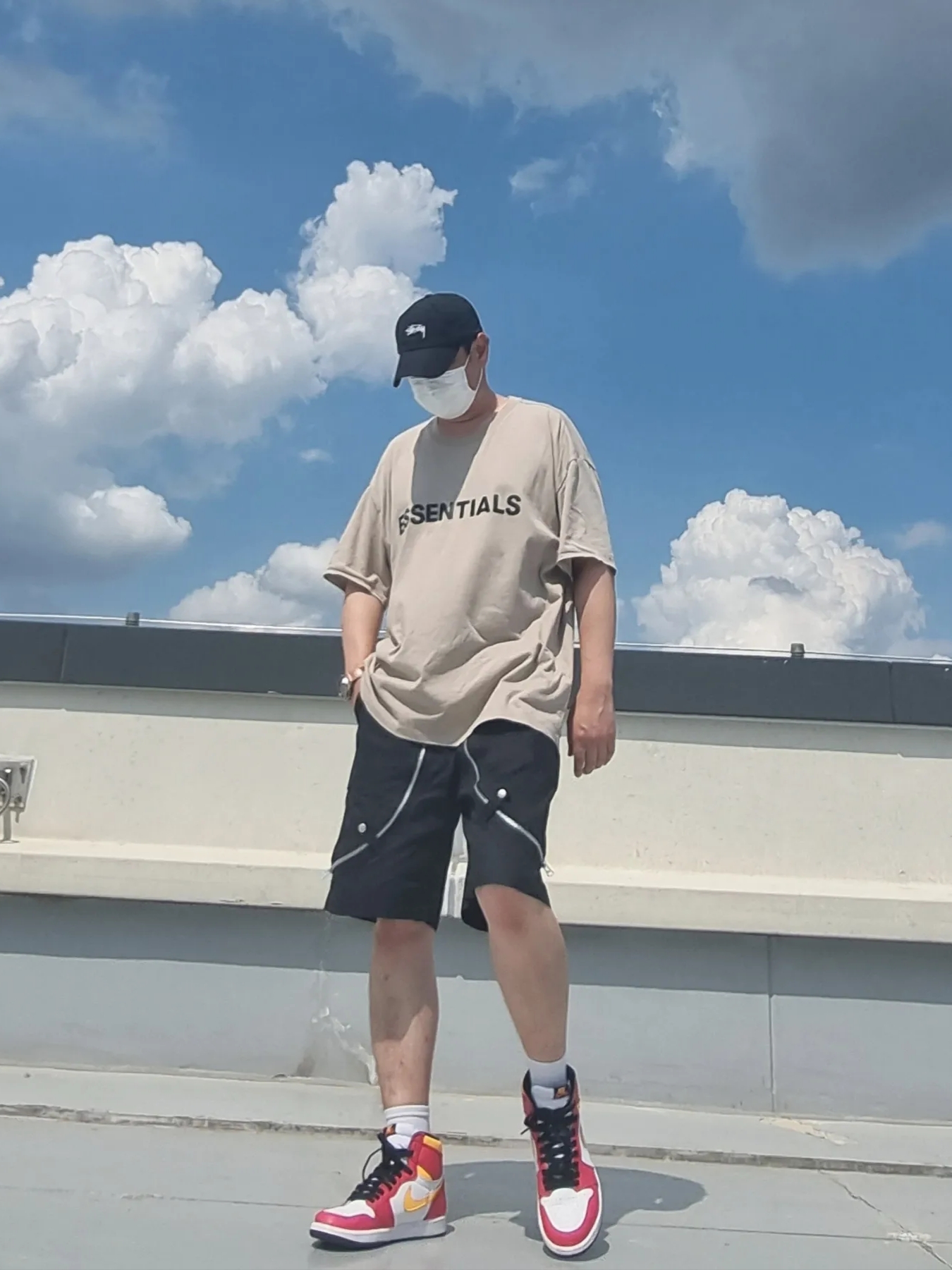 Essentials 3D Silicon Applique Boxy T-Shirt Olive/Khaki - 20FW, Stussy Basic Stock Low Pro Cap Black 착용 스타일 - 1
