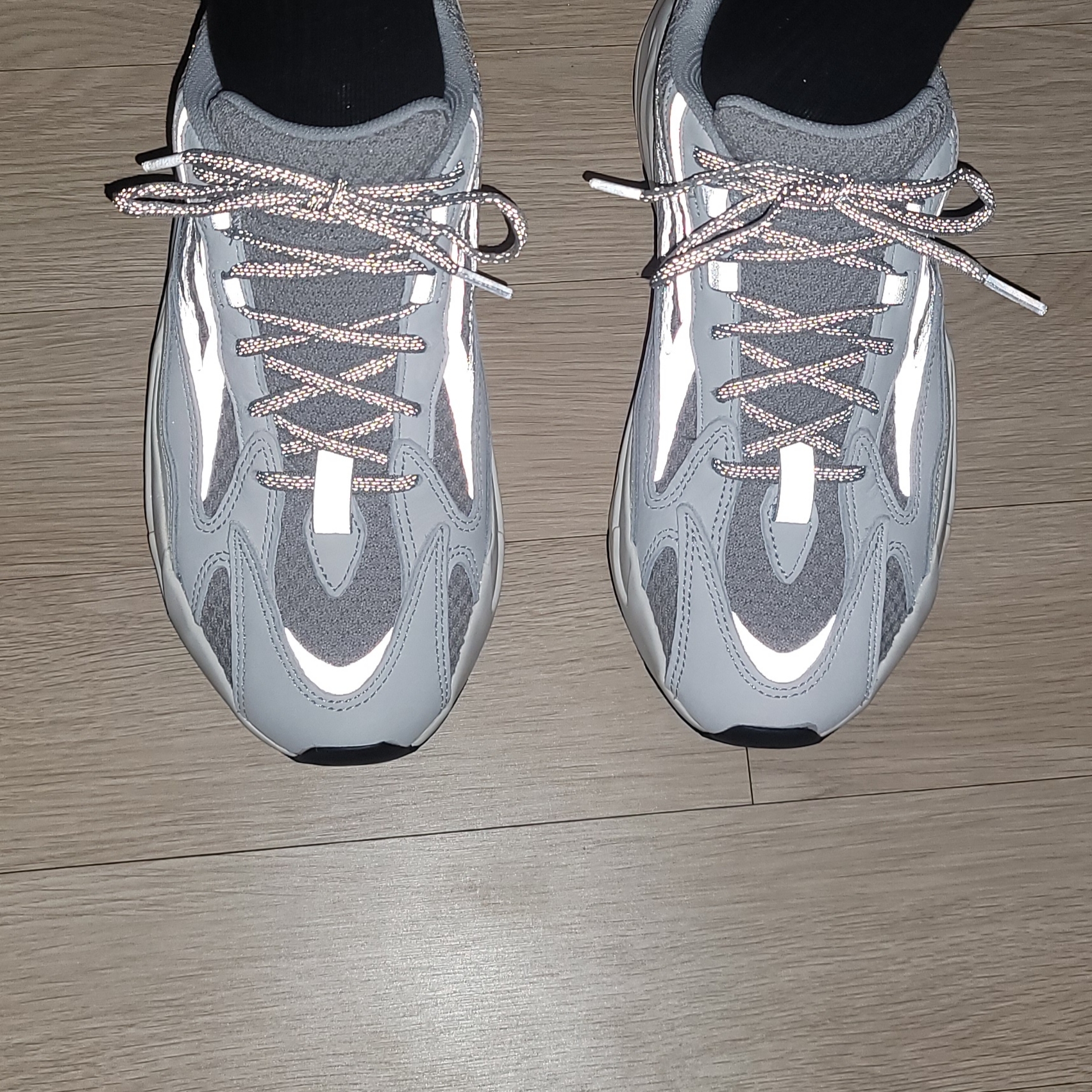 Adidas Yeezy Boost 700 V2 Static 2022 착용 스타일