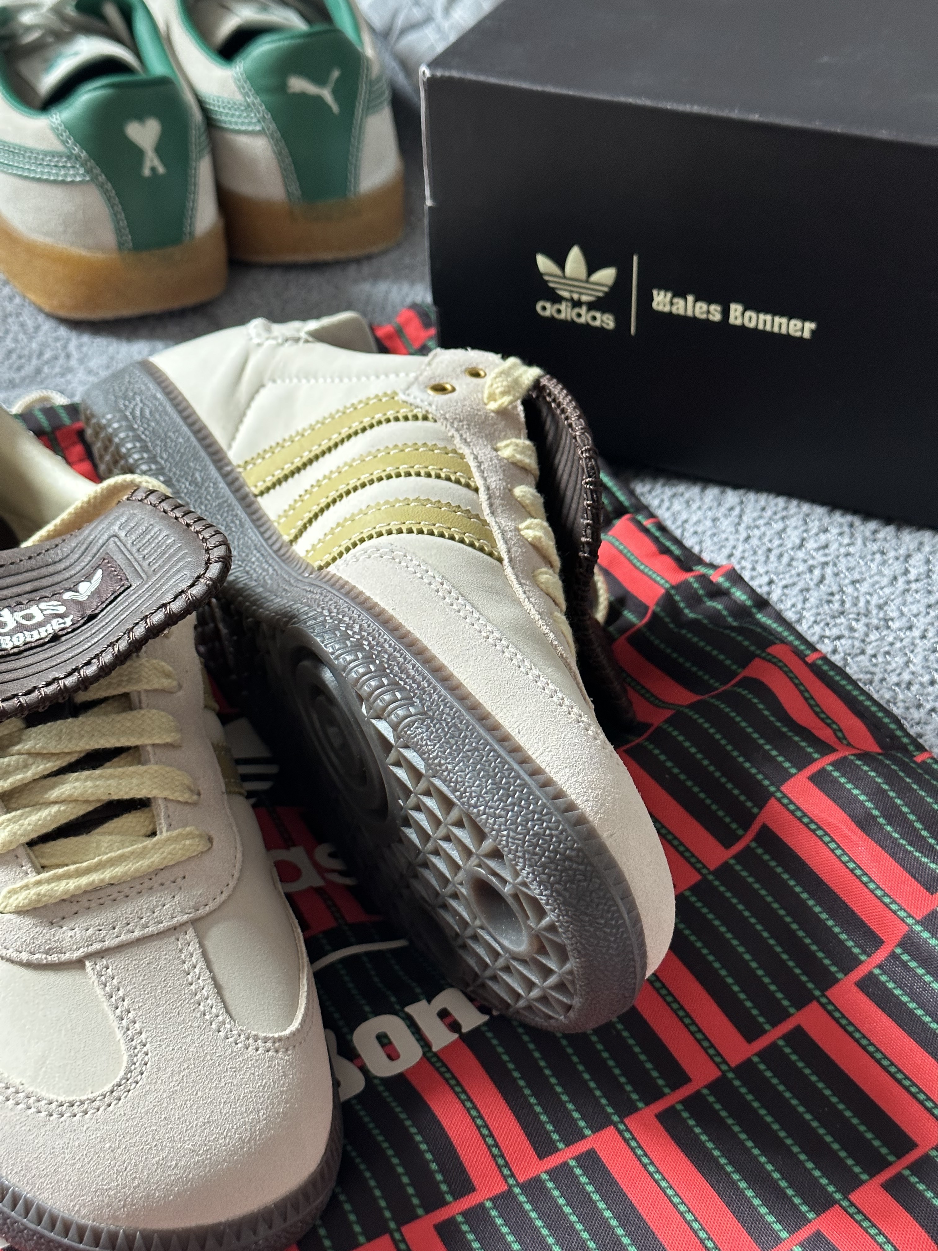 Puma x AMI Suede Crepe Pristine, Adidas x Wales Bonner Samba Brown Ecru Tint 착용 스타일 - 3