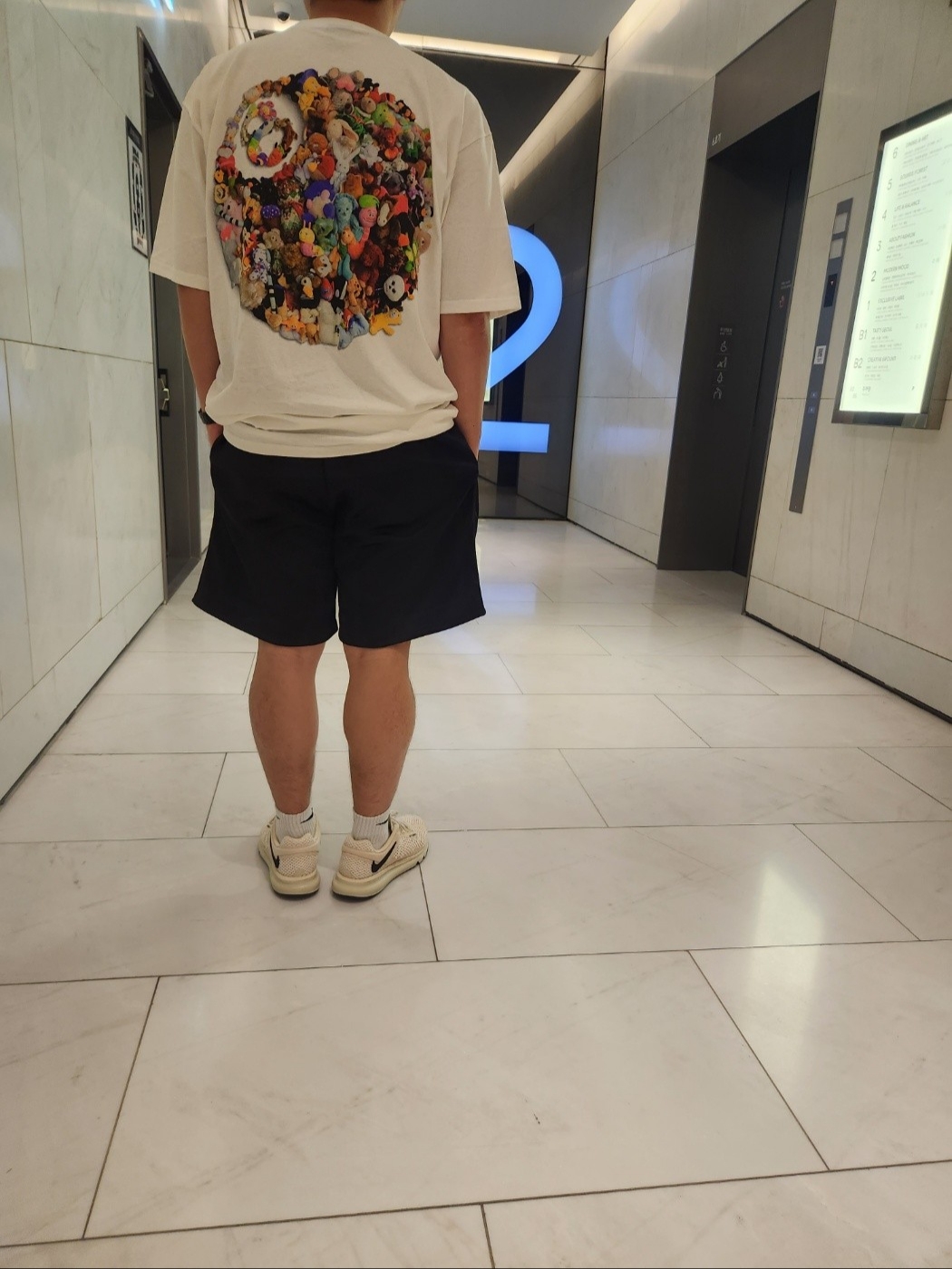 Stussy Plush T-Shirt White, Nike x Stussy Air Max 2013 Fossil 착용 스타일