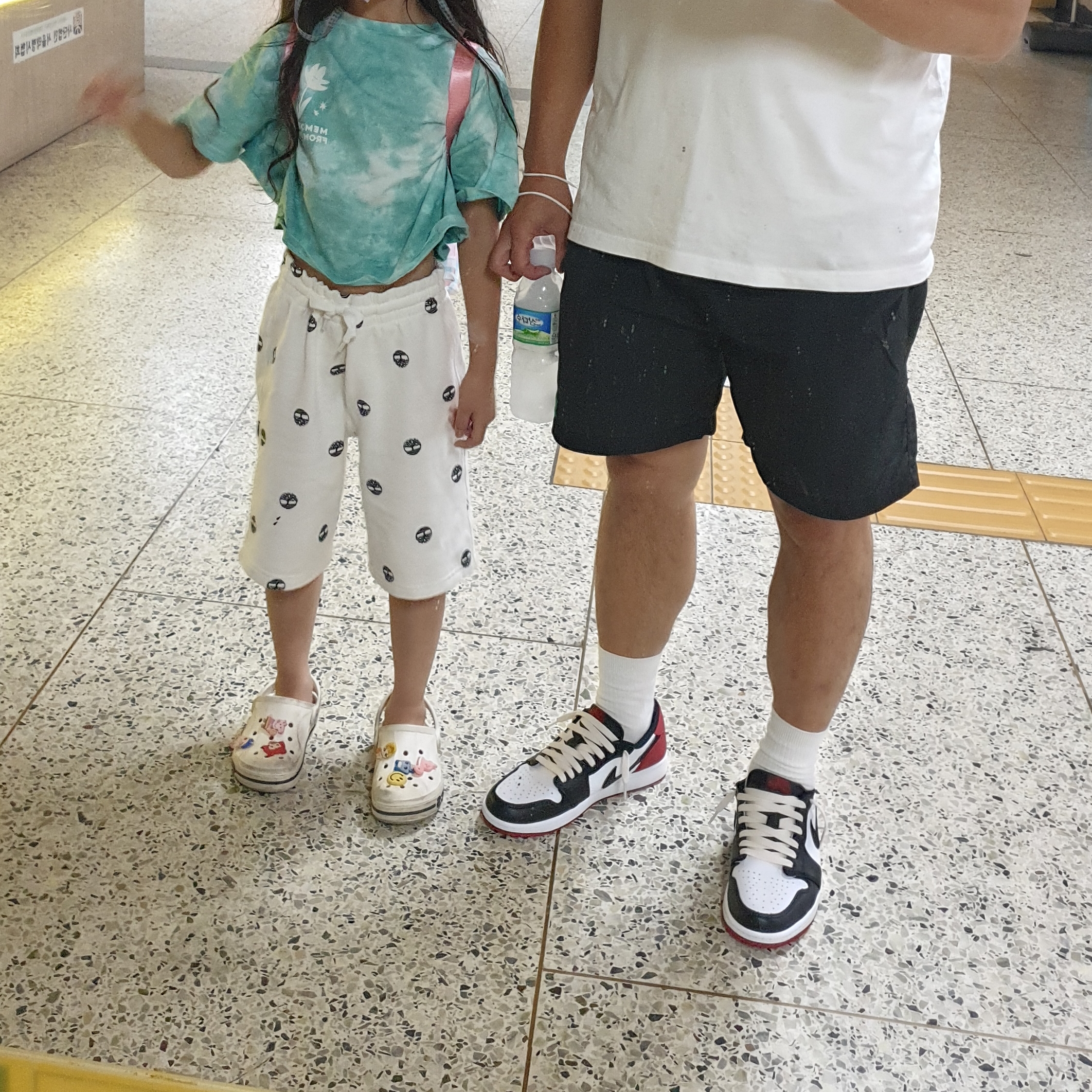 Jordan 1 Retro Low OG Black Toe 착용 스타일 - 3