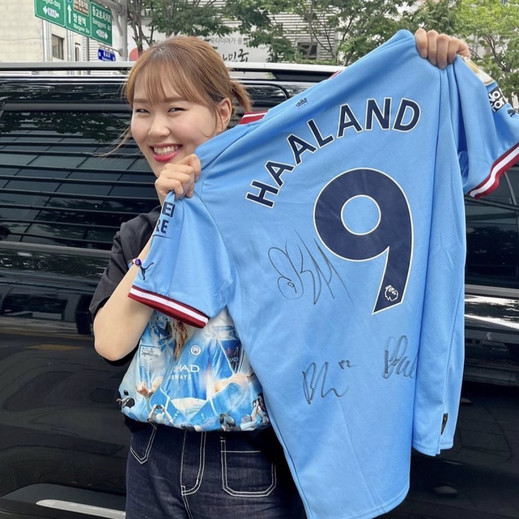 Puma Manchester City 2023/24 Home Jersey Team Light Blue (Non Marking Ver.), Puma Manchester City 2022/23 Home Jersey Team Light Blue (Non Marking Ver.) 착용 스타일 - 2