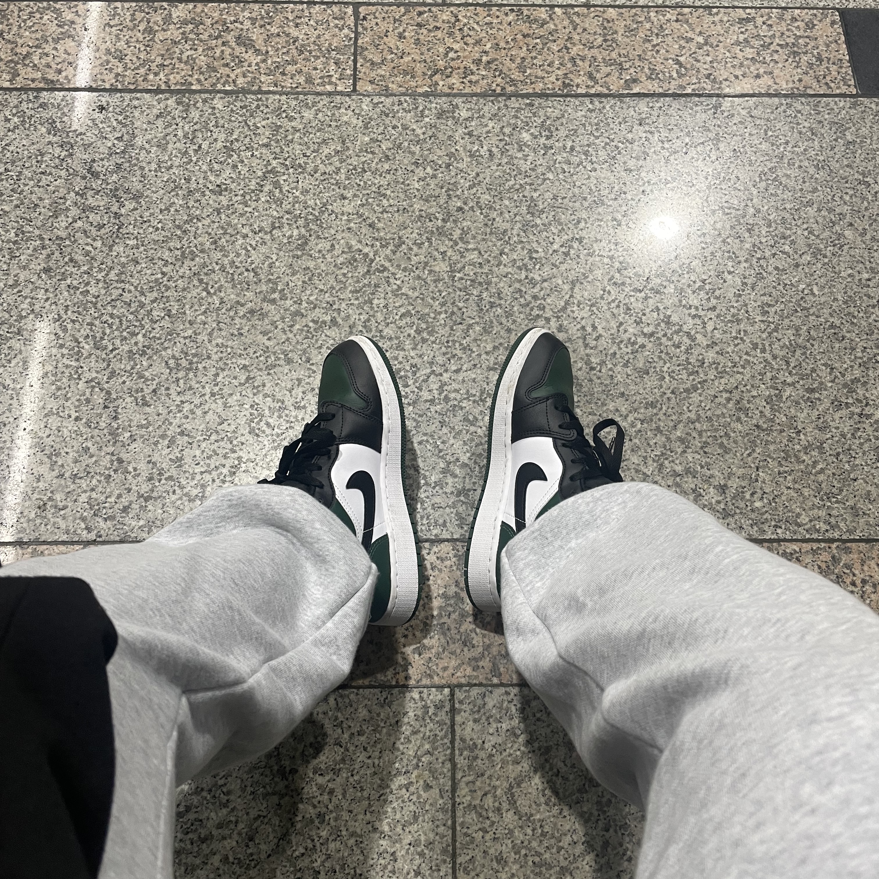 (GS) Jordan 1 Low Green Toe 착용 스타일