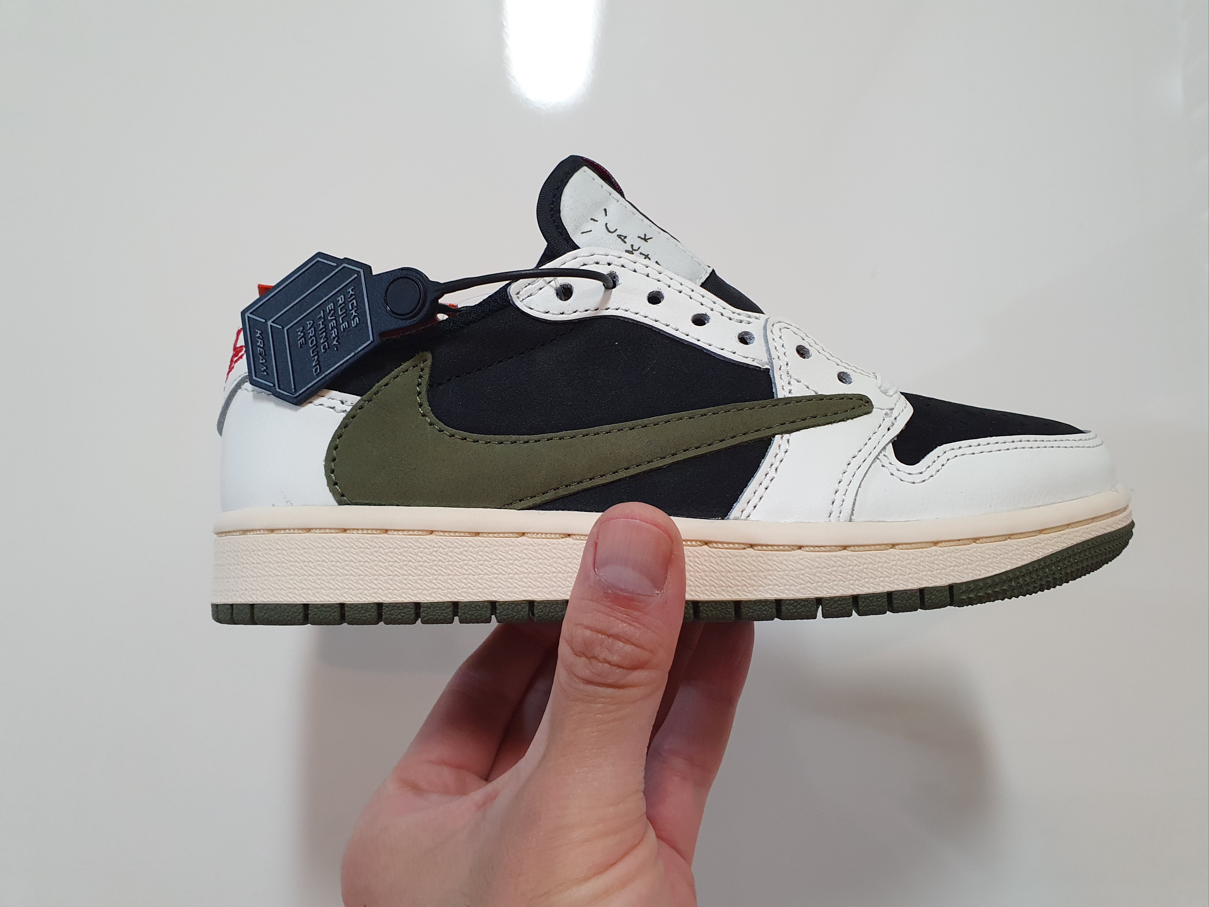 (W) Jordan 1 x Travis Scott Retro Low OG SP Medium Olive 착용 스타일