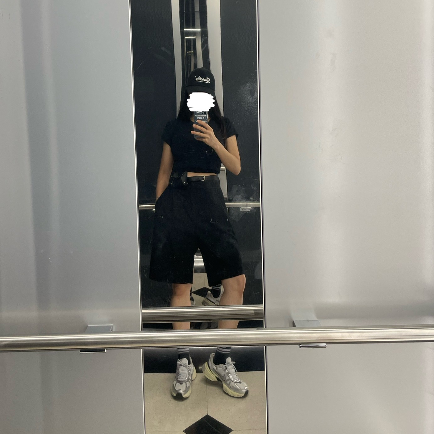 Nike V2K Run Summit White Metallic Silver 착용 스타일