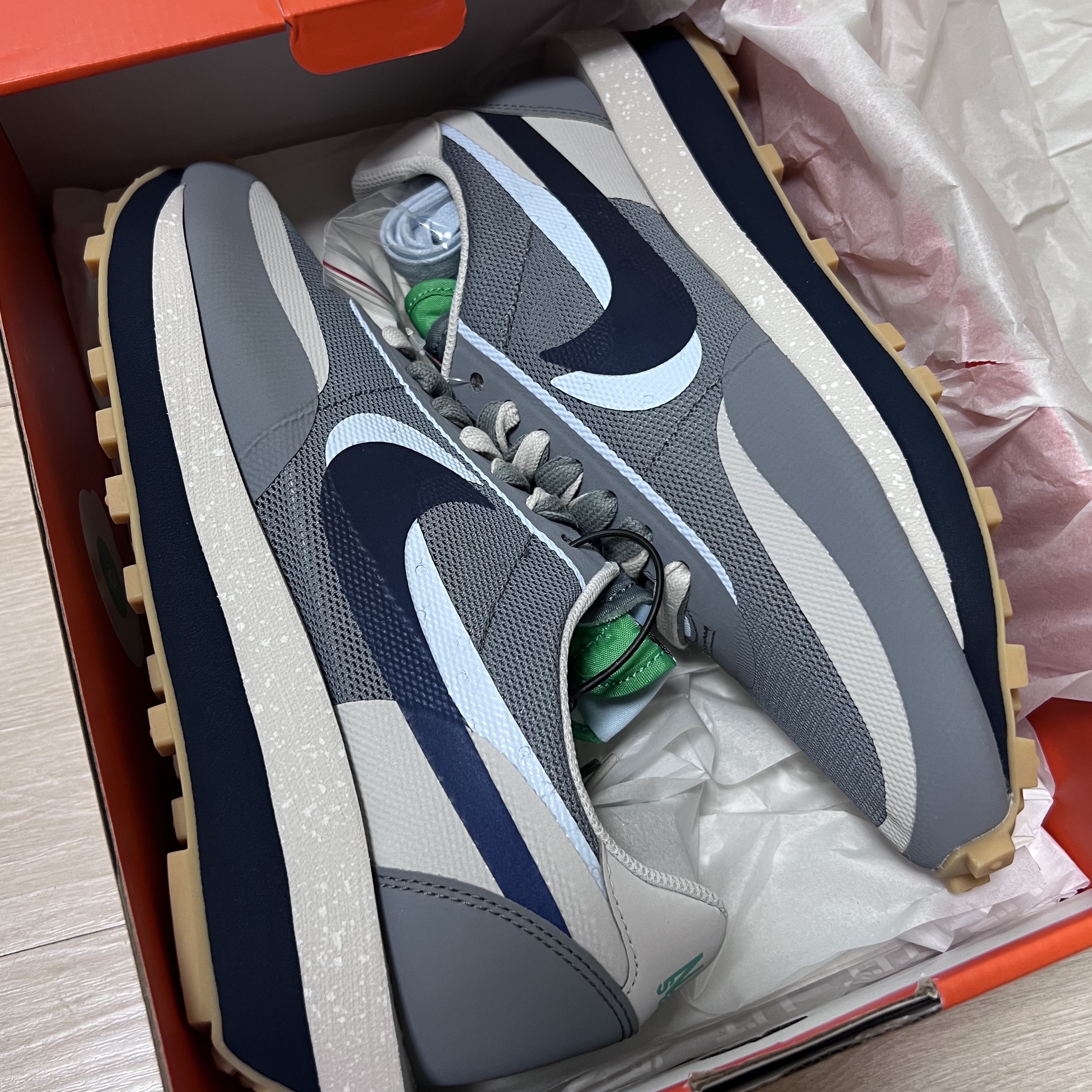 Nike x Sacai x Clot LDWaffle Cool Grey 착용 스타일 - 2