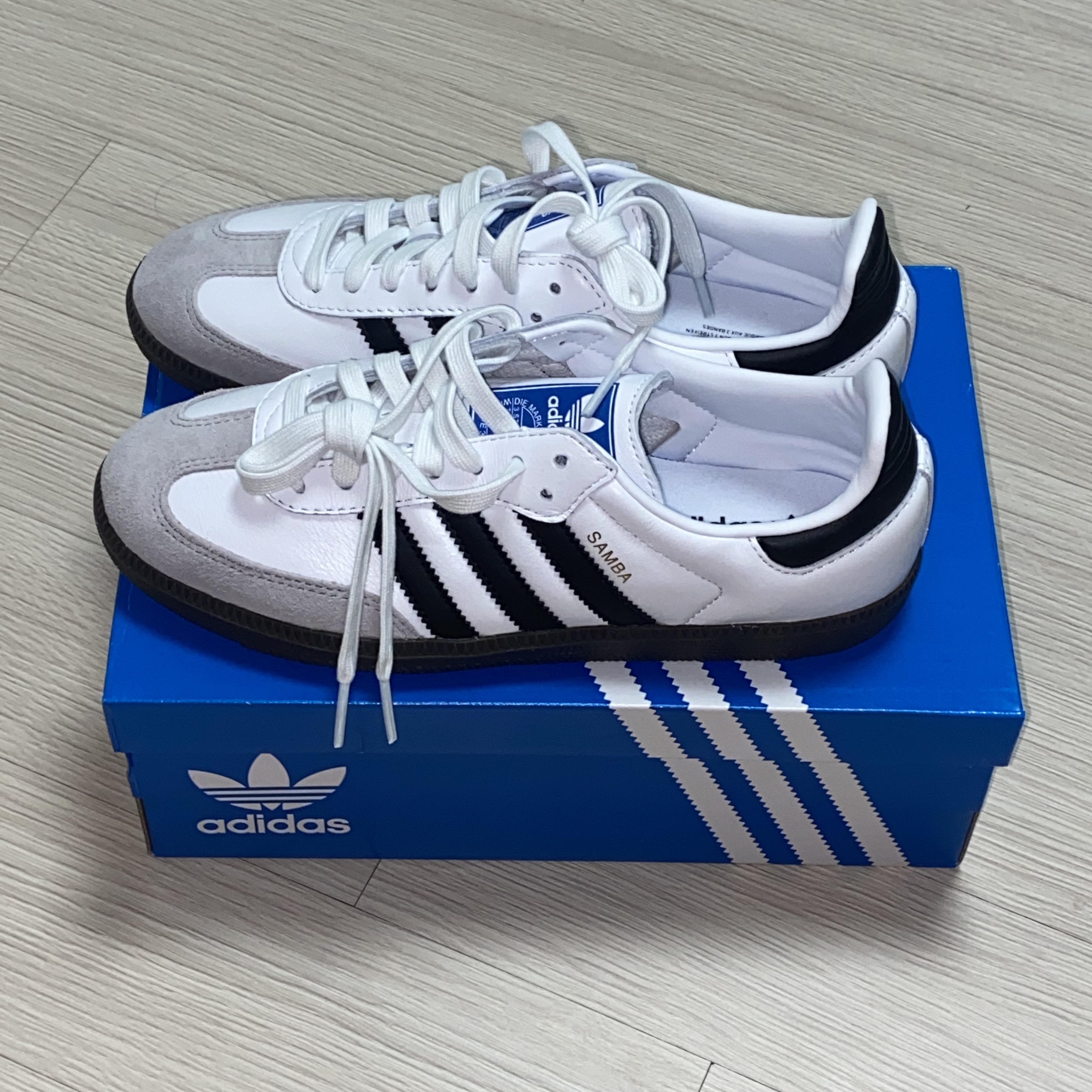 Adidas Samba OG Cloud White 착용 스타일