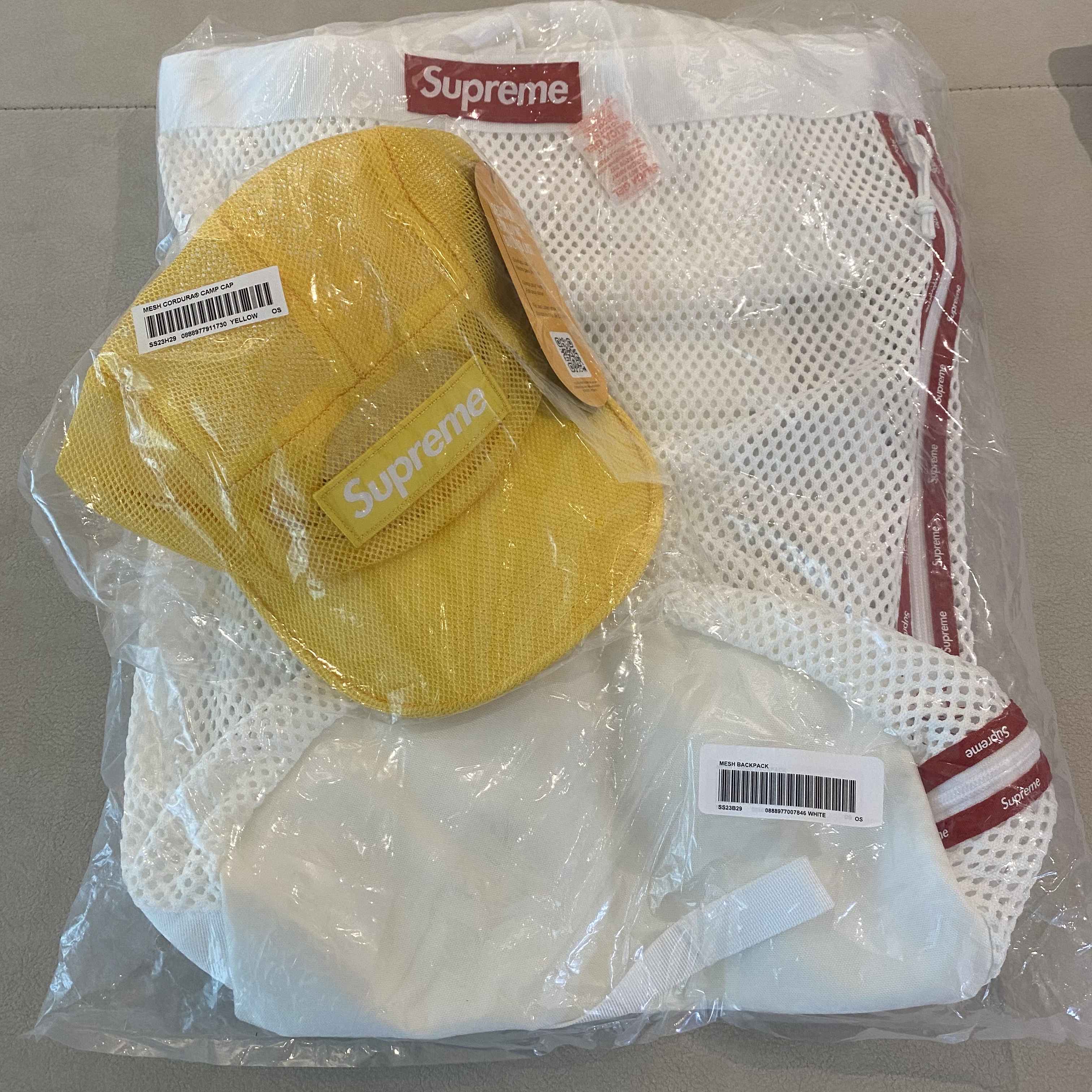 Supreme Mesh Cordura Camp Cap Yellow - 23SS, Supreme Mesh Backpack White - 23SS 착용 스타일
