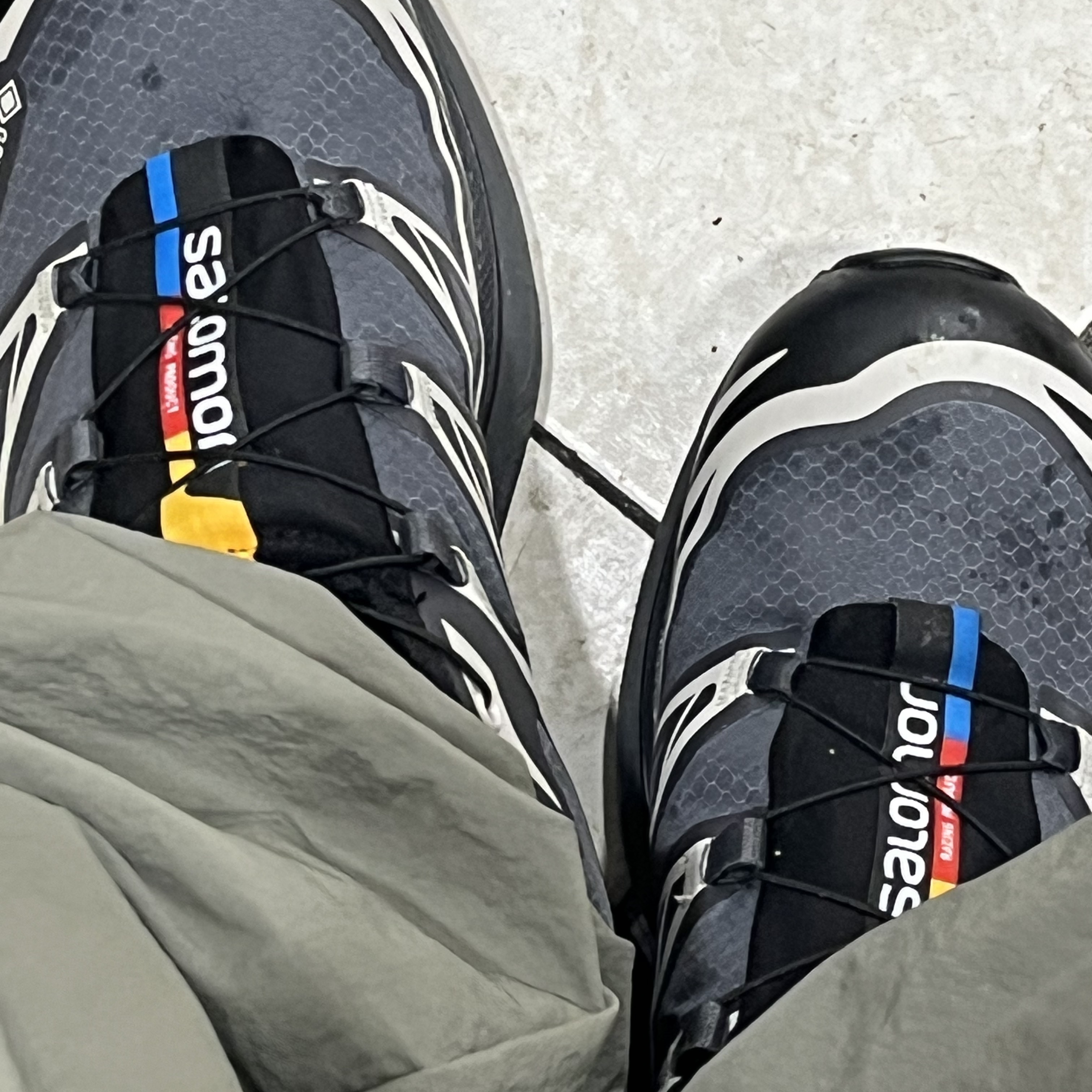 Salomon XT-6 Gore-Tex Black Ebony 착용 스타일