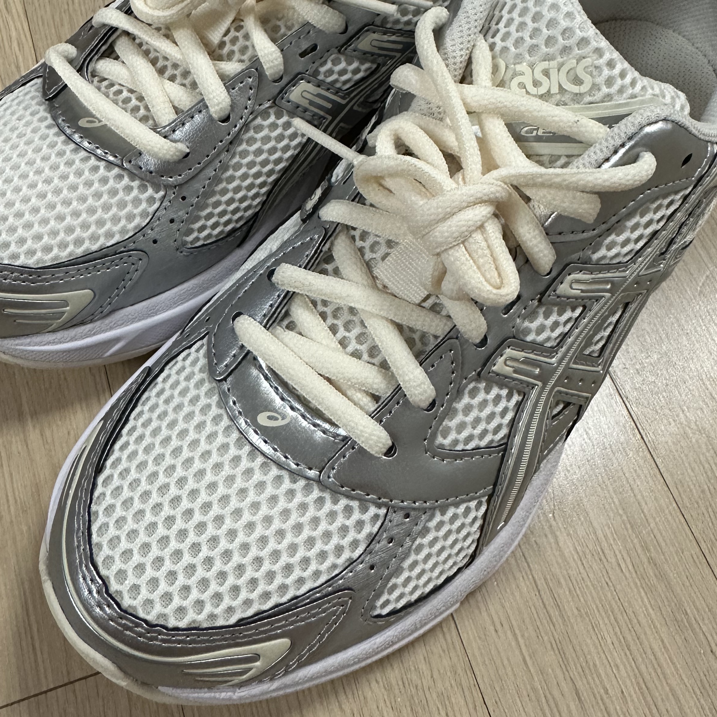 (W) Asics Gel-1130 Cream Pure Silver 착용 스타일 - 2
