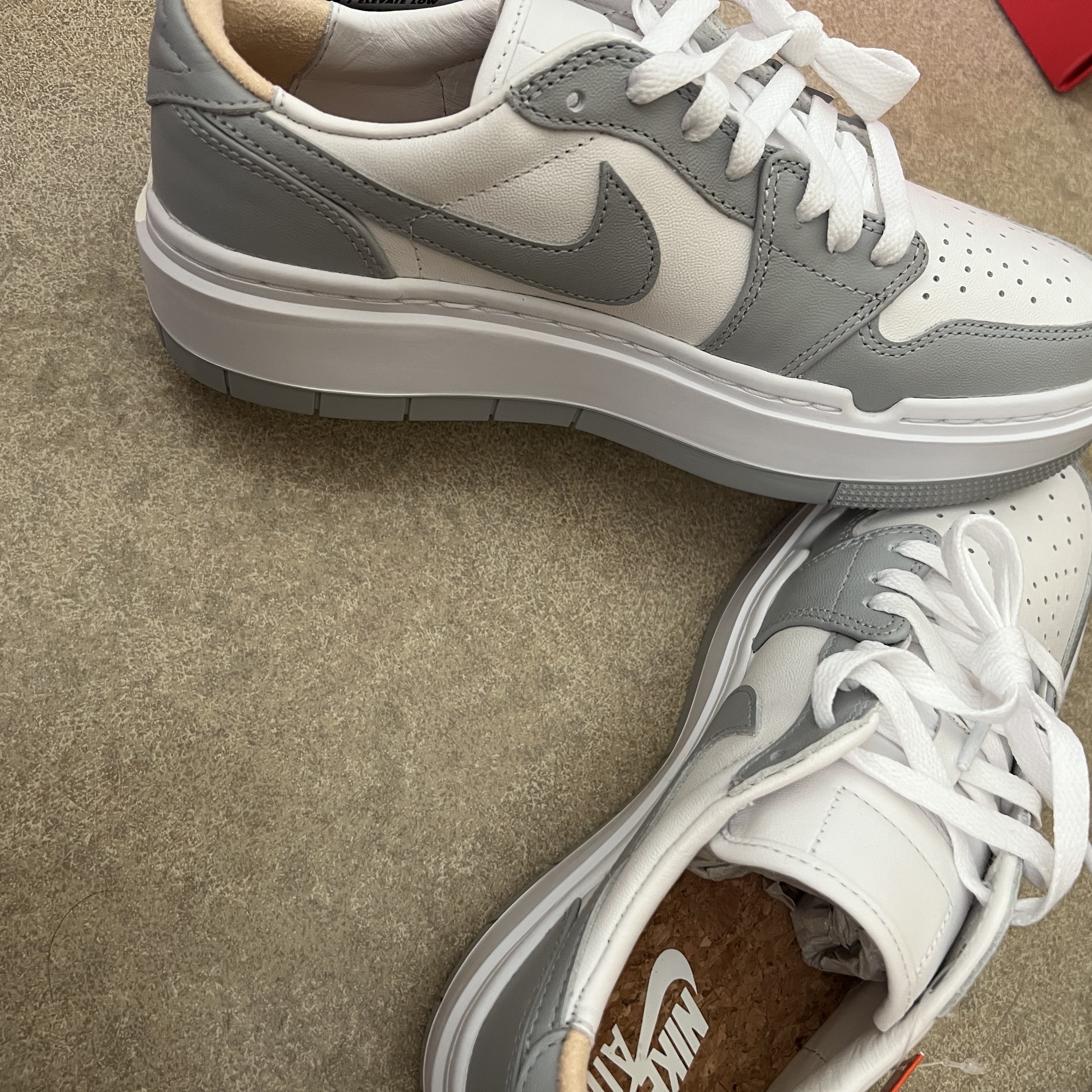 (W) Jordan 1 Elevate Low White and Wolf Grey 착용 스타일