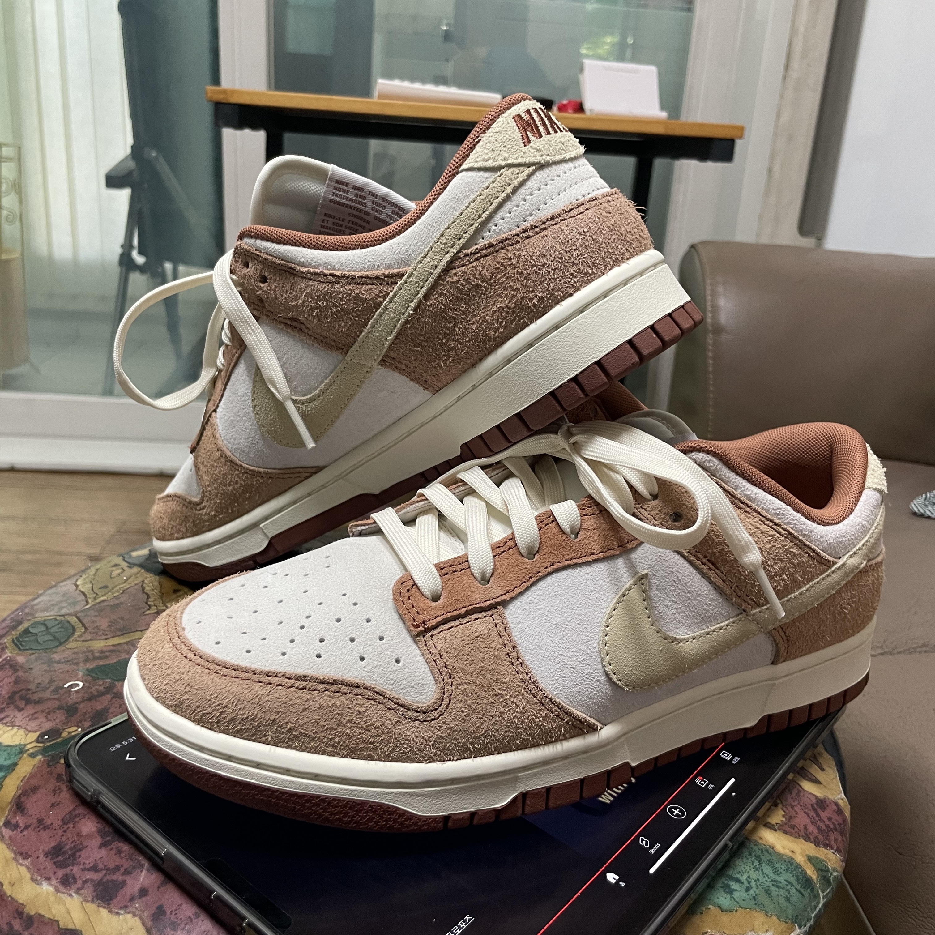Nike Dunk Low Pro Premium Medium Curry 착용 스타일